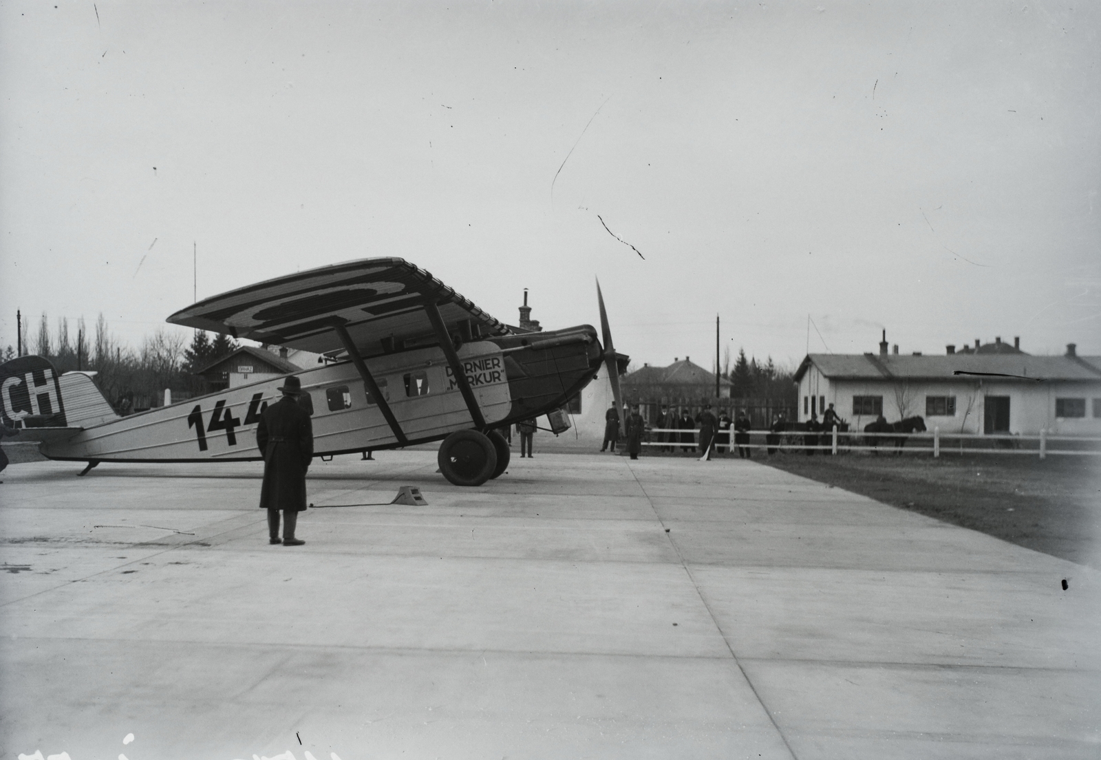 Hungary, Mátyásföld Airport, Budapest XVI., Afrikából visszatérő, 420 LE BMW motorral felszerelt, német gyártmányú Dornier-Merkur típusú repülőgép, svájci használatban. Leltári jelzet: 1155, 1927, Magyar Műszaki és Közlekedési Múzeum / Archívum / Negatívtár / Magyar Nemzeti Múzeum Történeti Képcsarnok gyűjteménye, airplane, Dornier-brand, Budapest, Fortepan #132558