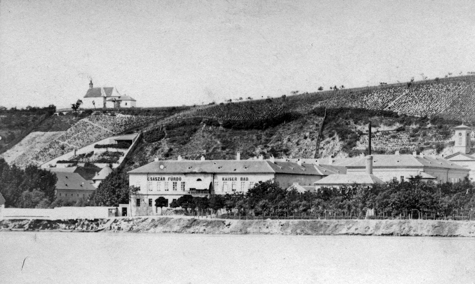 Hungary, Budapest II., Árpád fejedelem útja (Újlaki rakpart), Császár fürdő (Hild-udvar, ma a Budai Irgalmasrendi Kórház egyik épülete), Rózsadomb. A felvétel 1872 körül készült., 1900, GGAABBOO, chapel, József Hild-design, Budapest, Fortepan #13257