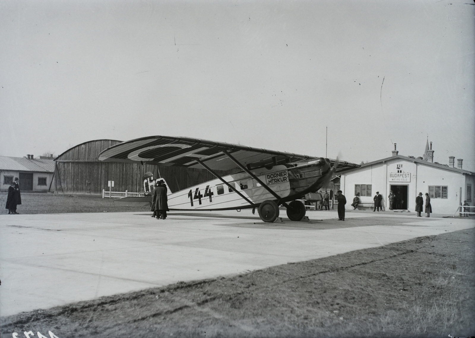 Hungary, Mátyásföld Airport, Budapest XVI., Afrikából visszatérő, 420 LE BMW motorral felszerelt, német gyártmányú Dornier-Merkur típusú repülőgép, svájci használatban. Leltári jelzet: 1173, 1927, Magyar Műszaki és Közlekedési Múzeum / Archívum / Negatívtár / Magyar Nemzeti Múzeum Történeti Képcsarnok gyűjteménye, German brand, airplane, airport, Dornier-brand, Budapest, Fortepan #132576