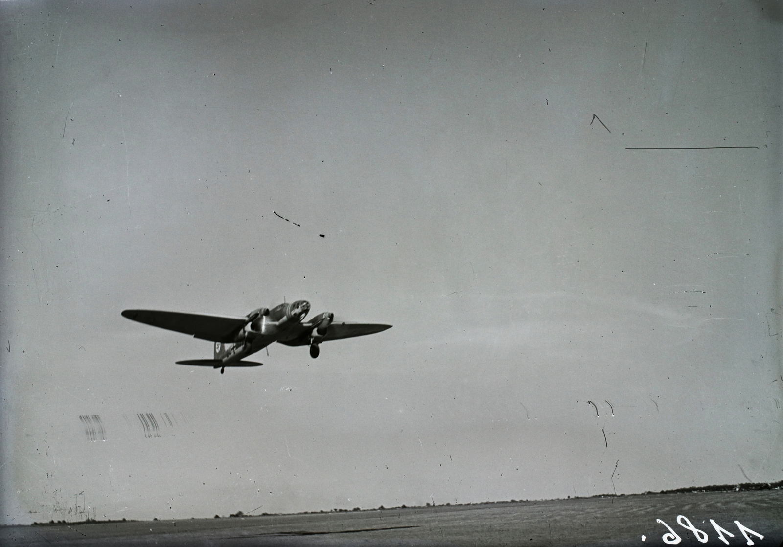 Hungary, Budaörs Airport, Budapest XI., »Német Heinkel 111 bombázók.« Leltári jelzet: 1186, 1941, Magyar Műszaki és Közlekedési Múzeum / Archívum / Negatívtár / Magyar Nemzeti Múzeum Történeti Képcsarnok gyűjteménye, airplane, Heinkel-brand, Budapest, Fortepan #132587