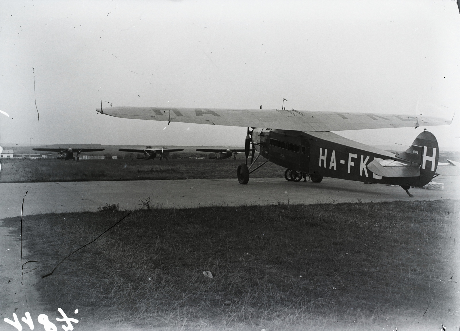 Hungary, Mátyásföld Airport, Budapest XVI., a Malért holland gyártmányú Fokker F VII forgalmi repülőgépe 420 LE Jupiter motorral. 1929-1935 között volt használatban. Leltári jelzet: 1187, 1934, Magyar Műszaki és Közlekedési Múzeum / Archívum / Negatívtár / Magyar Nemzeti Múzeum Történeti Képcsarnok gyűjteménye, Budapest, Fortepan #132588