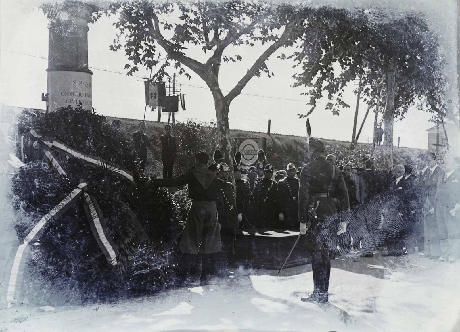 Italy, Rome, Via Salaria, Endresz György és Bittay Gyula emlékművének leleplezése a Littorio repülőtér mellett. A magyar küldöttség: Herczeg Ferenc, Raffay Sándor, Zsabanetz István, mögötte Szentkirályi Ákos. Leltári jelzet: 1313, 1932, Magyar Műszaki és Közlekedési Múzeum / Archívum / Negatívtár / Magyar Nemzeti Múzeum Történeti Képcsarnok gyűjteménye, Fortepan #132629