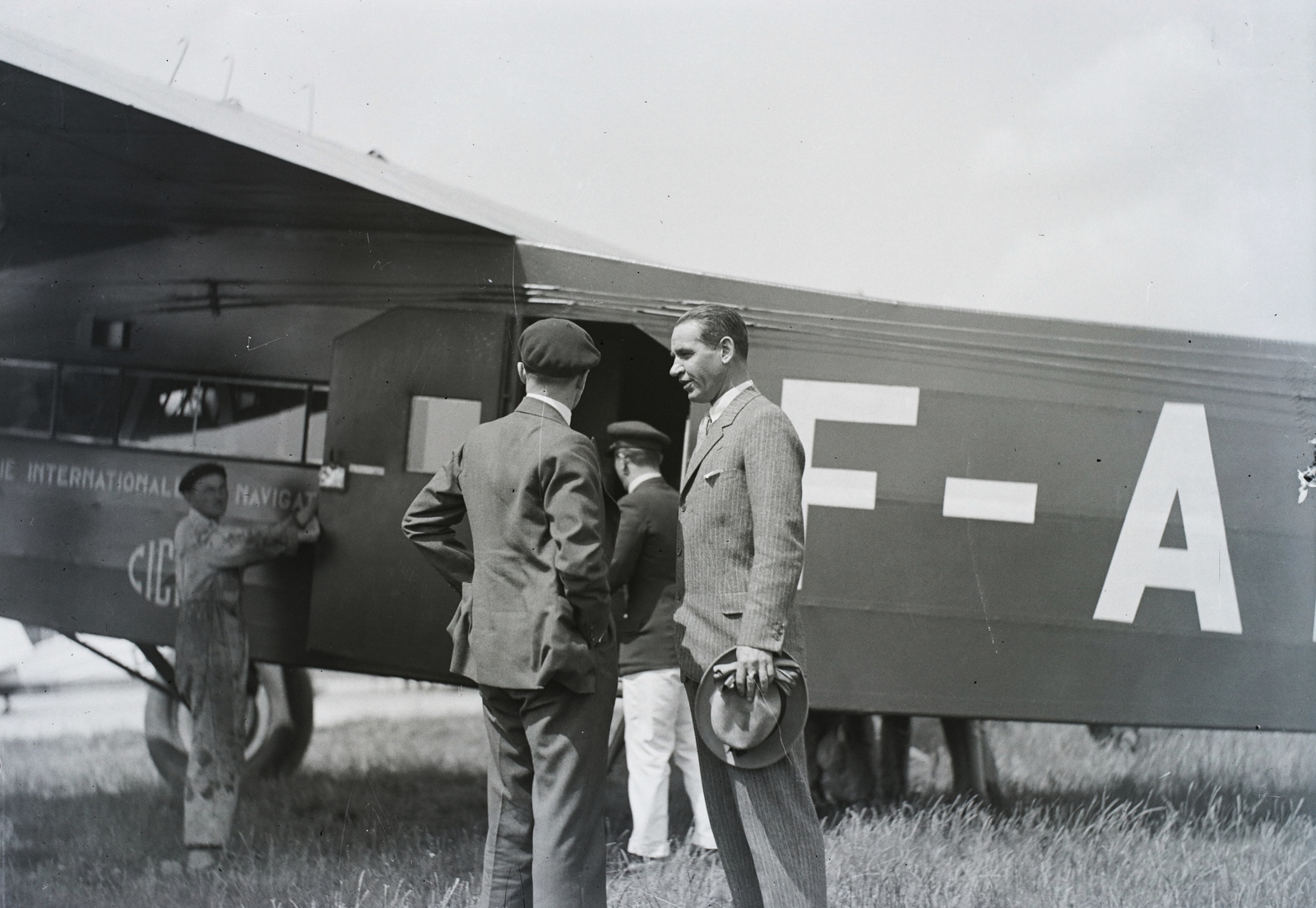 Magyarország, Mátyásföldi repülőtér, Budapest XVI., az Air France Fokker F VII repülőgépe (3 drb 240 LE motorral). Leltári jelzet: 1324, 1936, Magyar Műszaki és Közlekedési Múzeum / Archívum / Negatívtár / Magyar Nemzeti Múzeum Történeti Képcsarnok gyűjteménye, repülőgép, repülőtér, Fokker-márka, holland gyártmány, Fokker F.VII, Air France légitársaság, Budapest, Fortepan #132637