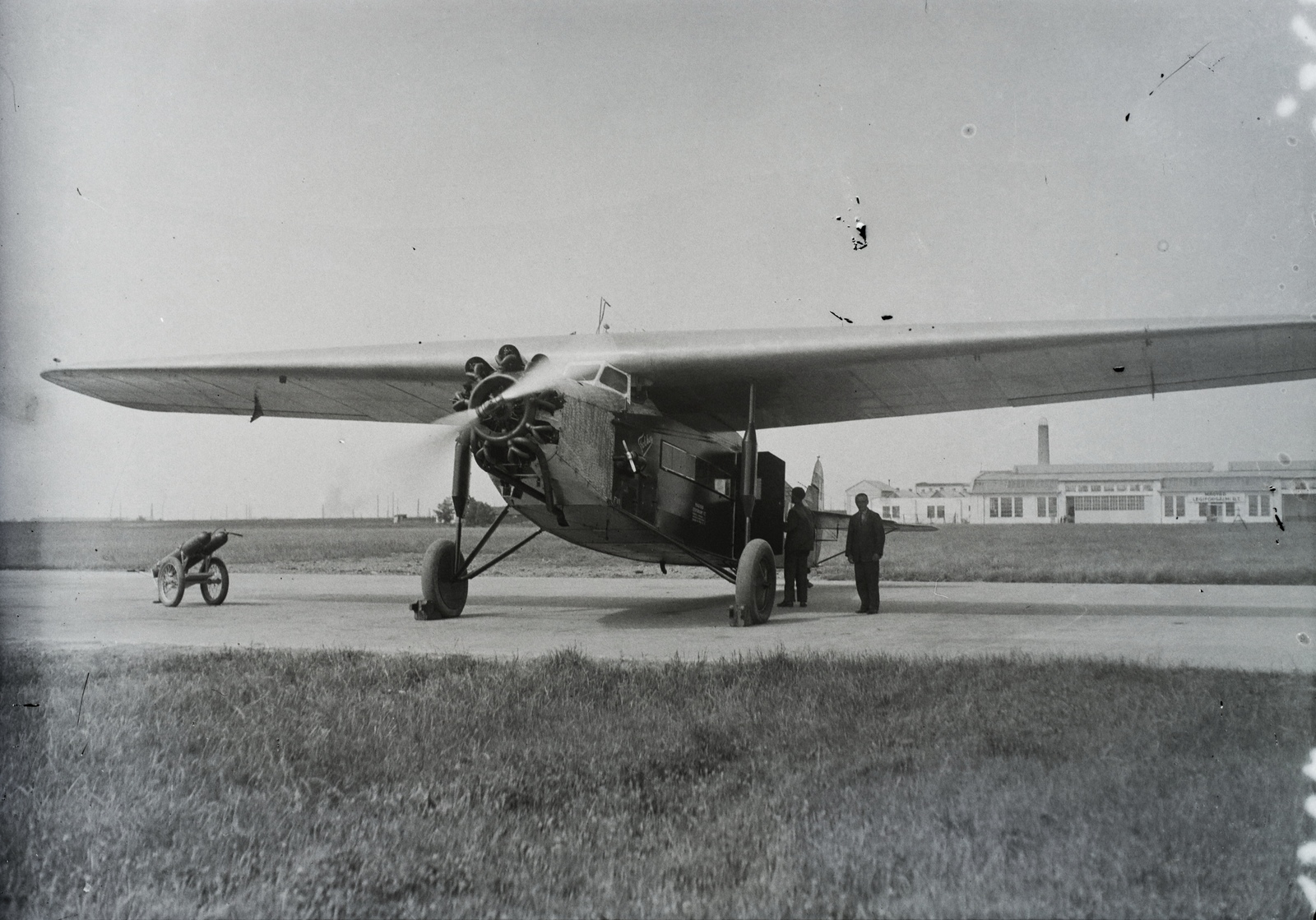 Magyarország, Mátyásföldi repülőtér, Budapest XVI., a Magyar Légiforgalmi Rt. Fokker F-VII típusú repülőgépe. Leltári jelzet: 1362, 1936, Magyar Műszaki és Közlekedési Múzeum / Archívum / Negatívtár / Magyar Nemzeti Múzeum Történeti Képcsarnok gyűjteménye, repülőgép, Fokker-márka, Fokker F.VII, Budapest, MALÉRT légitársaság, Fortepan #132664