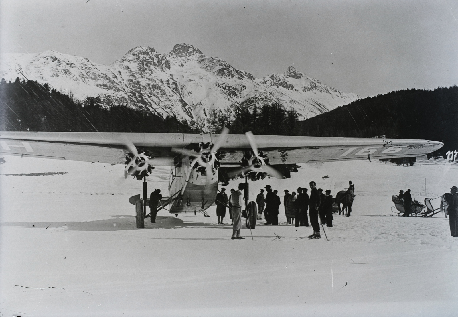 »Svájci Fokker (amerikai gyártmányú) 220 LE.« Leltári jelzet: 1370, 1934, Magyar Műszaki és Közlekedési Múzeum / Archívum / Negatívtár / Magyar Nemzeti Múzeum Történeti Képcsarnok gyűjteménye, airplane, Swissair airlines, Fortepan #132672