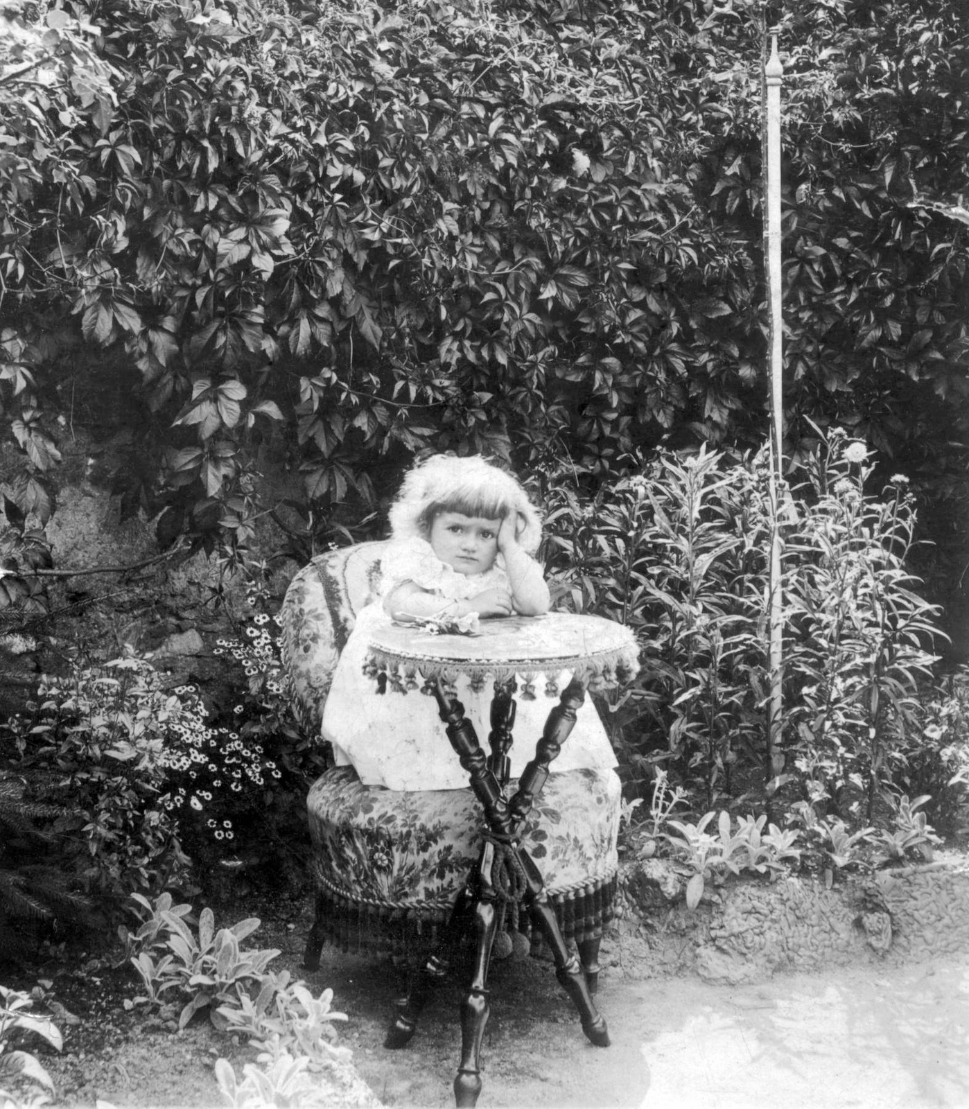 1906, Torjay Valter, gyermek, kert, bútor, repkény, bánat, fejtámasztás, Fortepan #13292