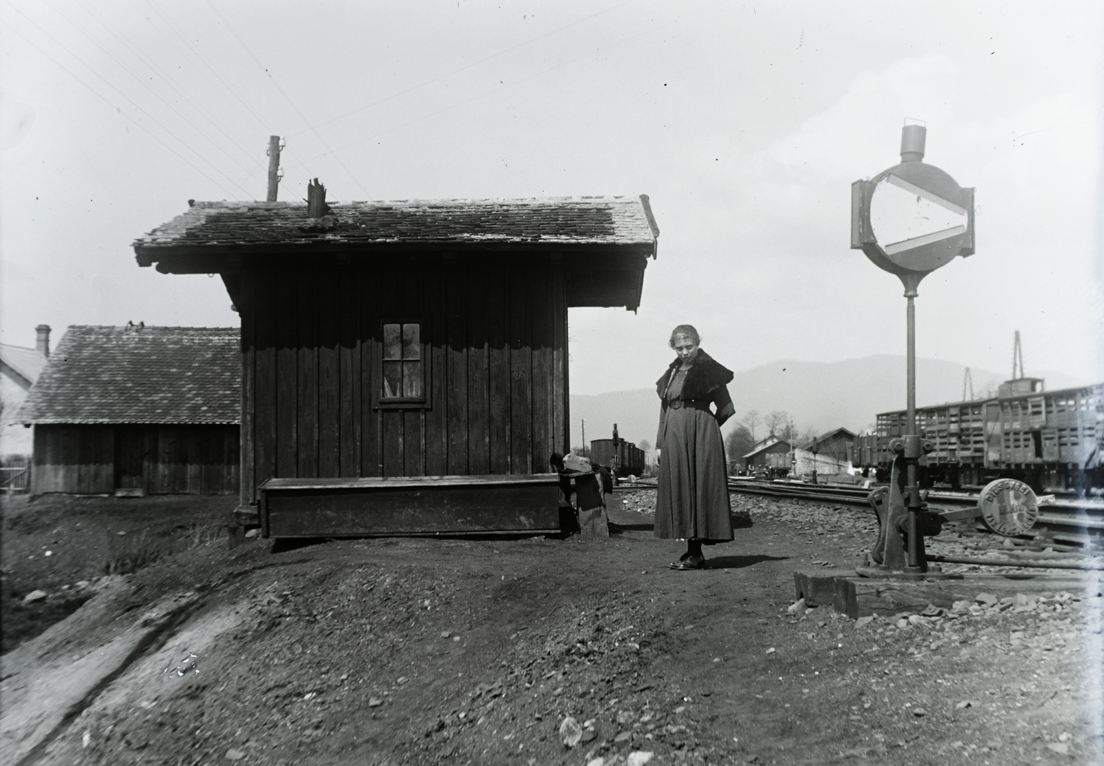 Ukraine,Zakarpattia Oblast, Khust, váltokezelő őrbodé a vasútállomás közelében. Leltári jelzet: 29905, 1916, Magyar Műszaki és Közlekedési Múzeum / Archívum / Negatívtár / Pölös István gyűjteménye, Czakó Ferenc, Fortepan #133003