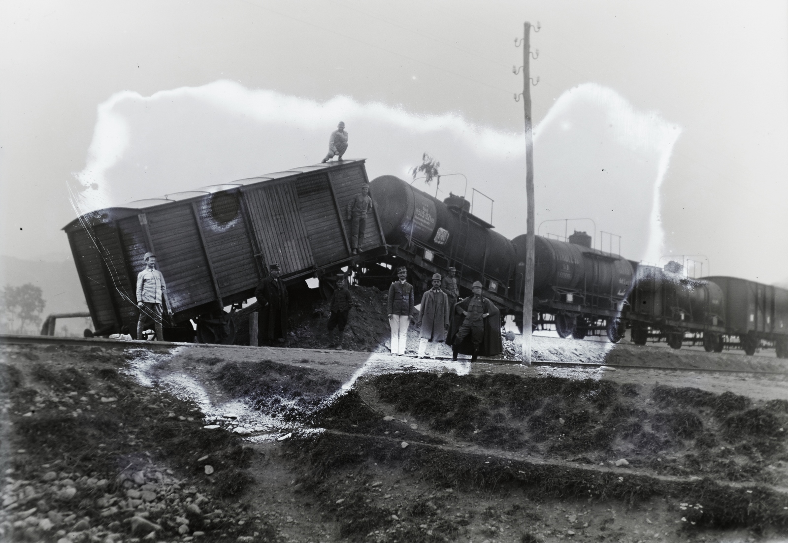 »Vasúti baleset.« Leltári jelzet: 29907, 1916, Magyar Műszaki és Közlekedési Múzeum / Archívum / Negatívtár / Pölös István gyűjteménye, Czakó Ferenc, First World War, wreck, rail, Fortepan #133005
