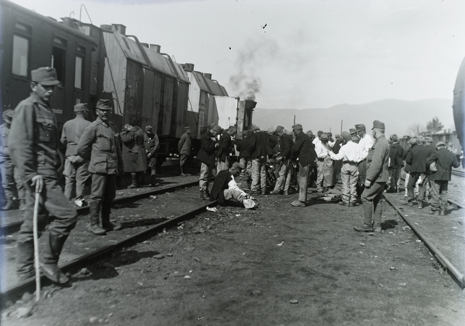 Ukraine,Zakarpattia Oblast, Khust, vasútállomás. Leltári jelzet: 29927, 1916, Magyar Műszaki és Közlekedési Múzeum / Archívum / Negatívtár / Pölös István gyűjteménye, Czakó Ferenc, First World War, train station, Fortepan #133024