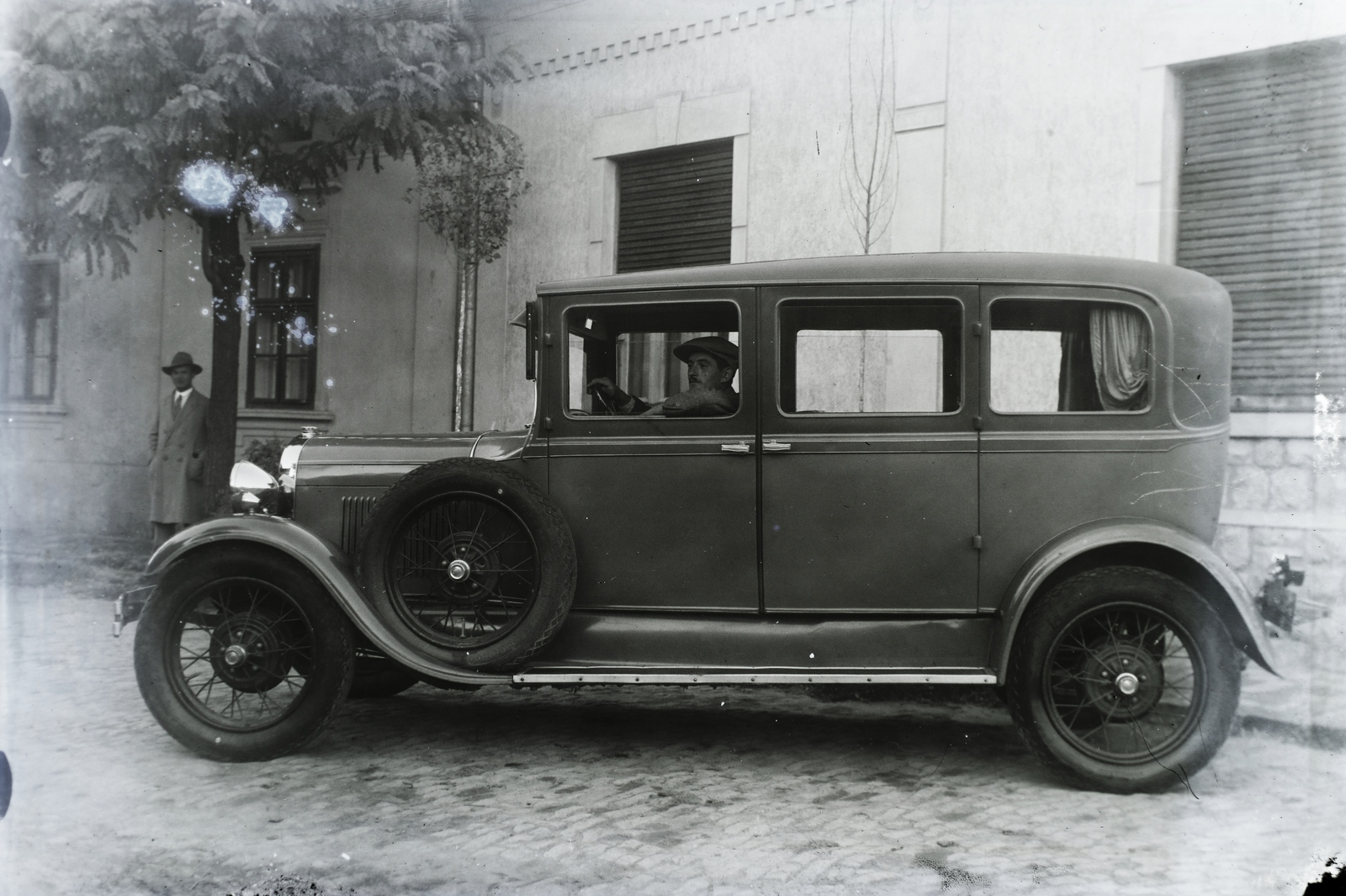 »Ford Model A automobil.« Leltári jelzet: 29952, 1930, Magyar Műszaki és Közlekedési Múzeum / Archívum / Negatívtár / Pölös István gyűjteménye, Czakó Ferenc, Ford-márka, automobil, Ford Model A, Fortepan #133044