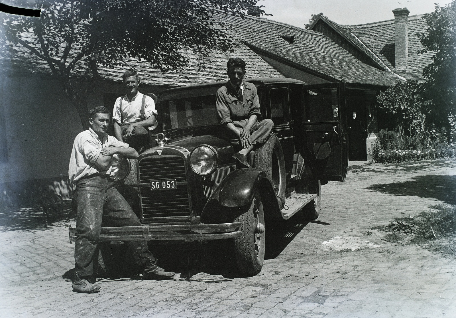 »Hudson automobil.« Leltári jelzet: 29940, 1935, Magyar Műszaki és Közlekedési Múzeum / Archívum / Negatívtár / Pölös István gyűjteménye, Czakó Ferenc, Hudson-márka, Hudson Super Six, rendszám, Fortepan #133047