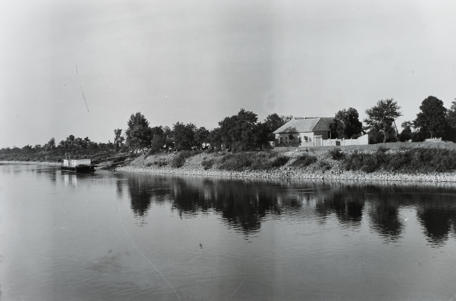 Hungary, Harta, Duna-part, hajóállomás. Leltári jelzet: 30609, 1952, Magyar Műszaki és Közlekedési Múzeum / Archívum / Negatívtár / Szollár Ferenc gyűjteménye, boat station, Fortepan #133060