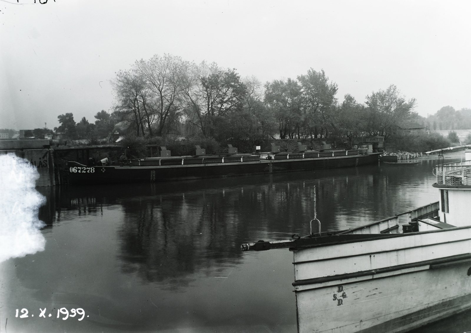 Hungary, »DDSG 67278 sz. új tank uszály az Óbudai Hajógyári őbőlben 1939.X.12.« Leltári jelzet: 21670, 1939, Magyar Műszaki és Közlekedési Múzeum / Történeti Fényképek Gyűjteménye / Óbudai Hajógyár gyűjteménye, Fortepan #133108