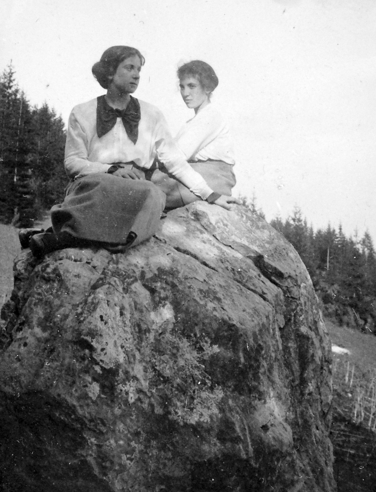 1920, Fortepan, woods, women, summer, hillside, rock, double portrait, sitting on a rock, Fortepan #13312