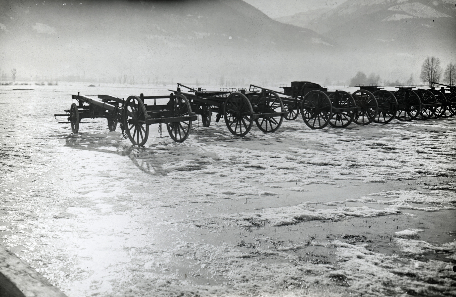 Austria, Villach, »a 10. hadsereg, autó és tüzérségi műhely St Magdalena-Seebach (Villach).« Leltári jelzet: MMKM_TEMGY_78_16, 1917, Magyar Műszaki és Közlekedési Múzeum / Témagyűjtemény / Vértes Vilmos István gyűjteménye, First World War, Fortepan #133322