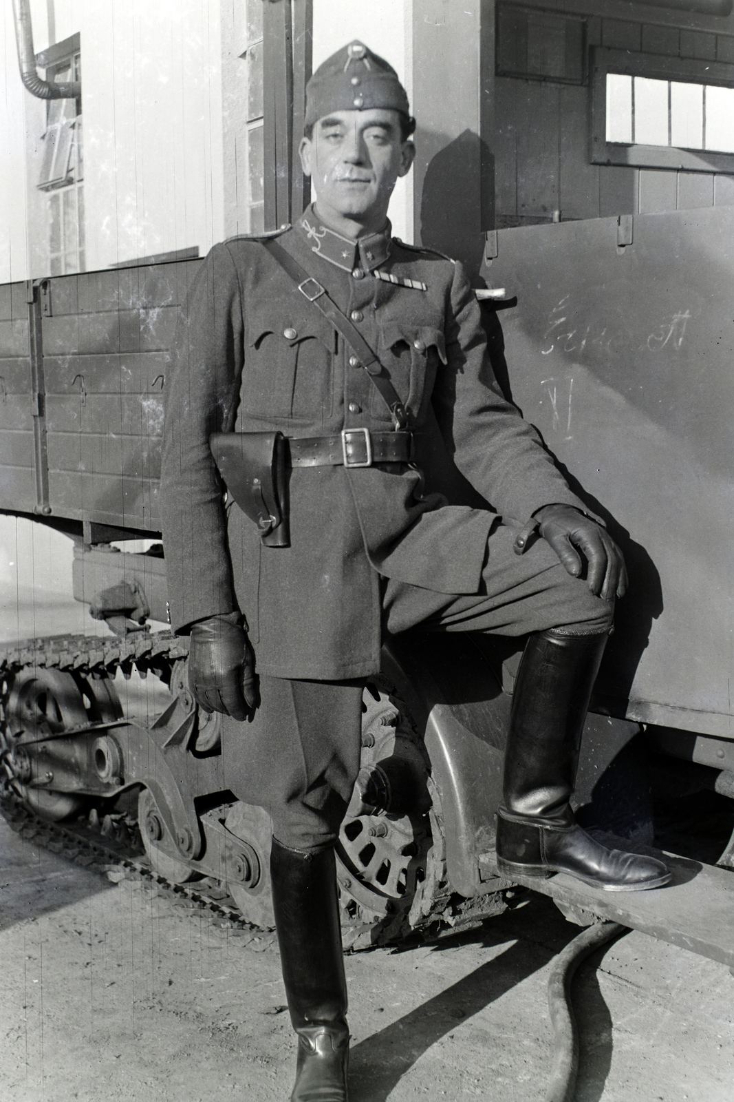1942, Barna Imre, pistol holster, camouflage pattern, boots, track, Hungarian soldier, Fortepan #133380