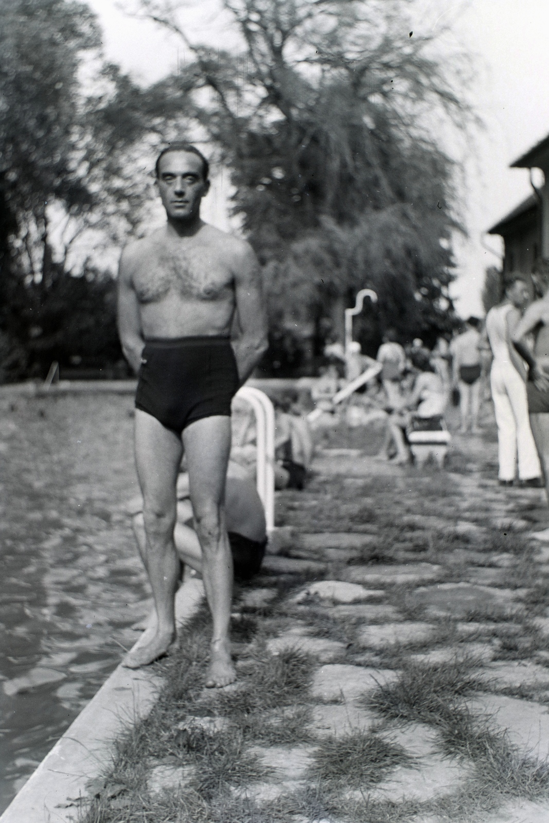 1938, Barna Imre, hairy chest, hands behind the back, Fortepan #133397
