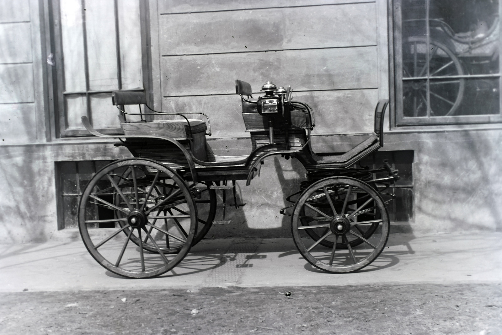 Hungary, Pécs, Rákóczi út 43., Varga Gyula kocsigyára, saját készítésú hintó., 1920, Varga Csaba dr., carriage, Fortepan #133440