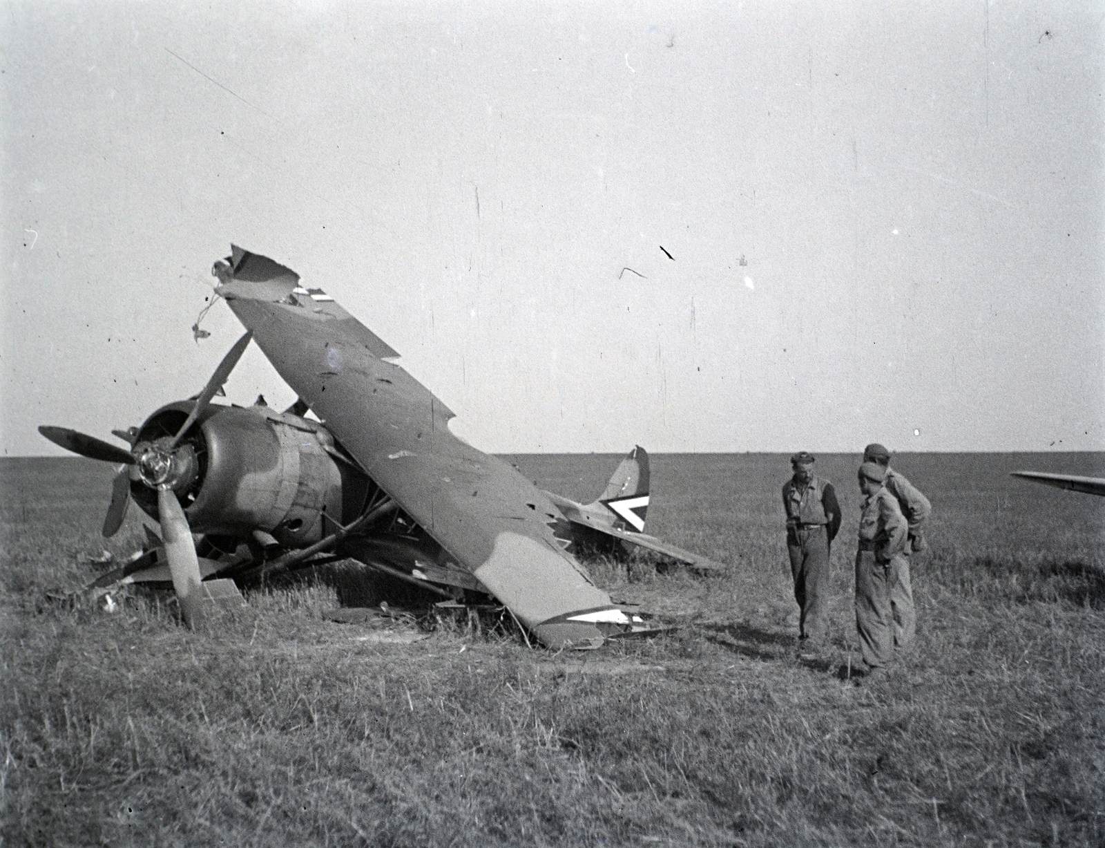 Ukrajna, lezuhant Weiss Manfréd gyártmányú WM-21 Sólyom közelfelderítő repülőgép maradványa a szovjet fronton., 1941, Varga Csaba dr., repülőgép, MKHL, járműroncs, Weiss Manfréd WM-21 Sólyom, keleti front, Fortepan #133480