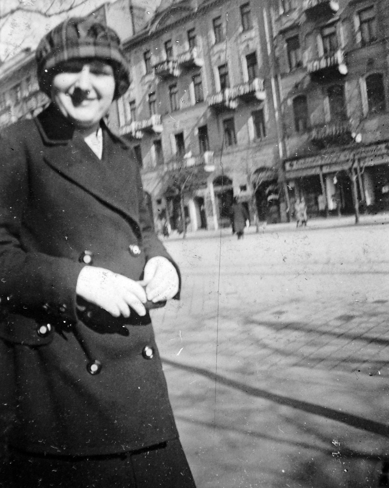 Hungary, Budapest IX., Ferenc körút páratlan oldala a Mester utca és a Tompa utca között., 1936, Fortepan, Budapest, double-breasted coat, Fortepan #13349