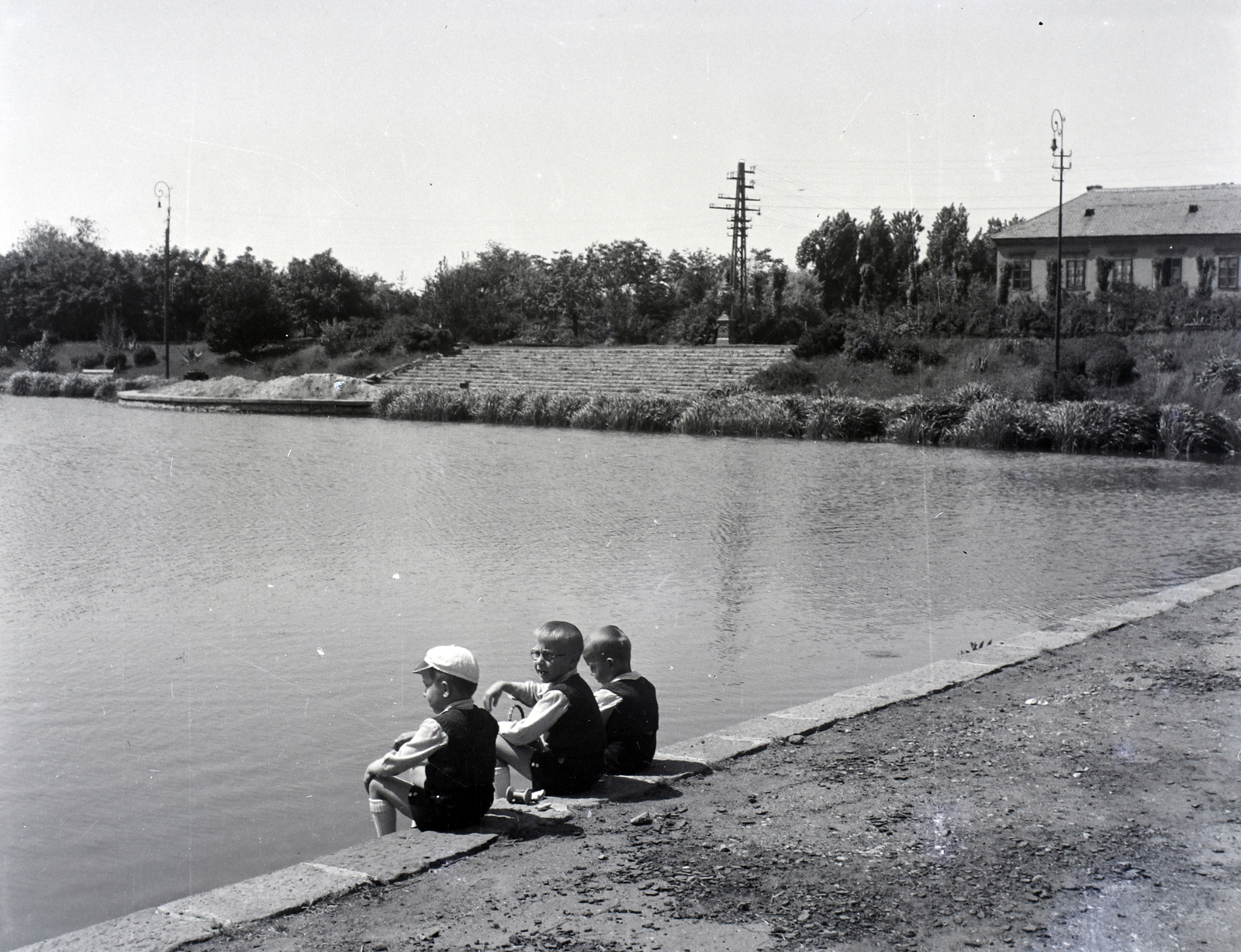 Magyarország, Pécs, Balokány-tó., 1947, Varga Csaba dr., kisfiú, Fortepan #133533
