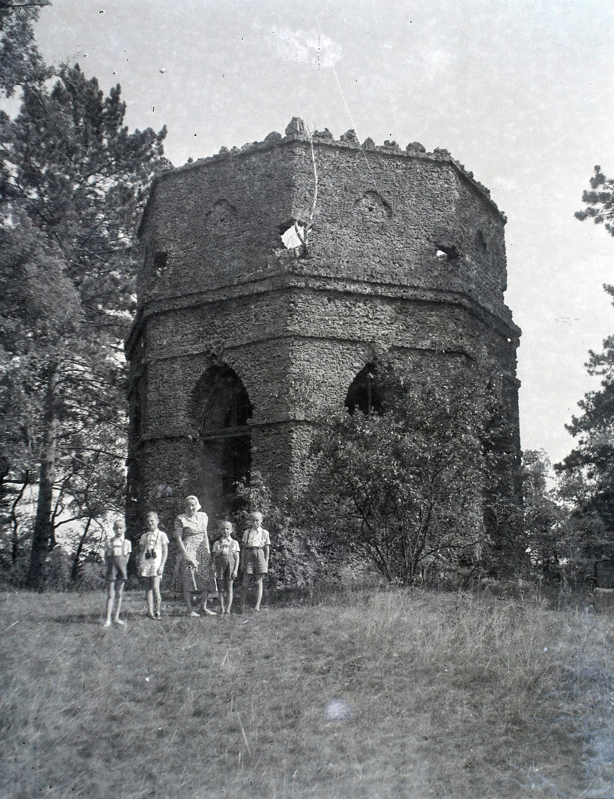 Hungary, Tata, az Esterházy család angolkertje, Török mecset., 1947, Varga Csaba dr., mosque, pointed arch, Charles de Moreau-design, Fortepan #133580