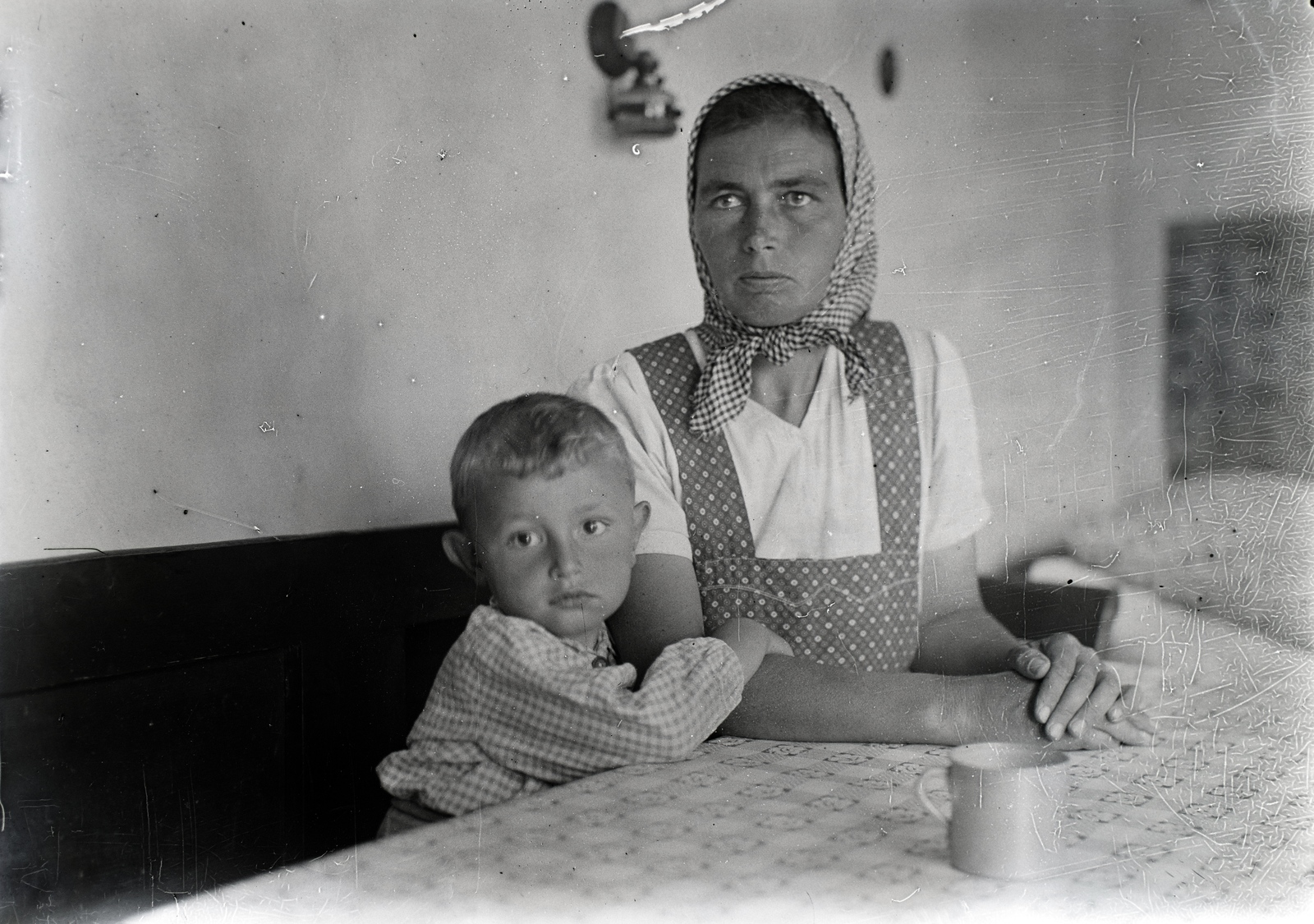 1939, Vinkler Zsuzsi, peasant, kid, headscarf, Fortepan #133646