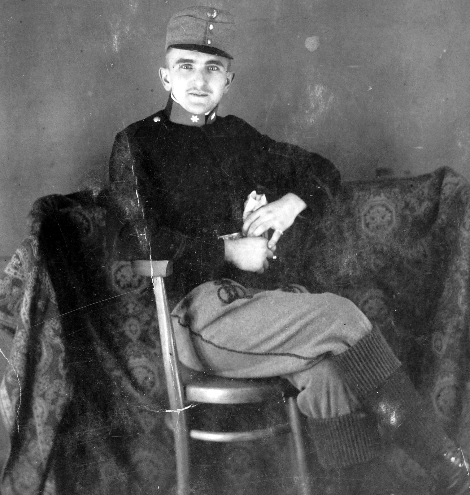 1915, Fortepan, portrait, uniform, studio, leg over leg, Fortepan #13374