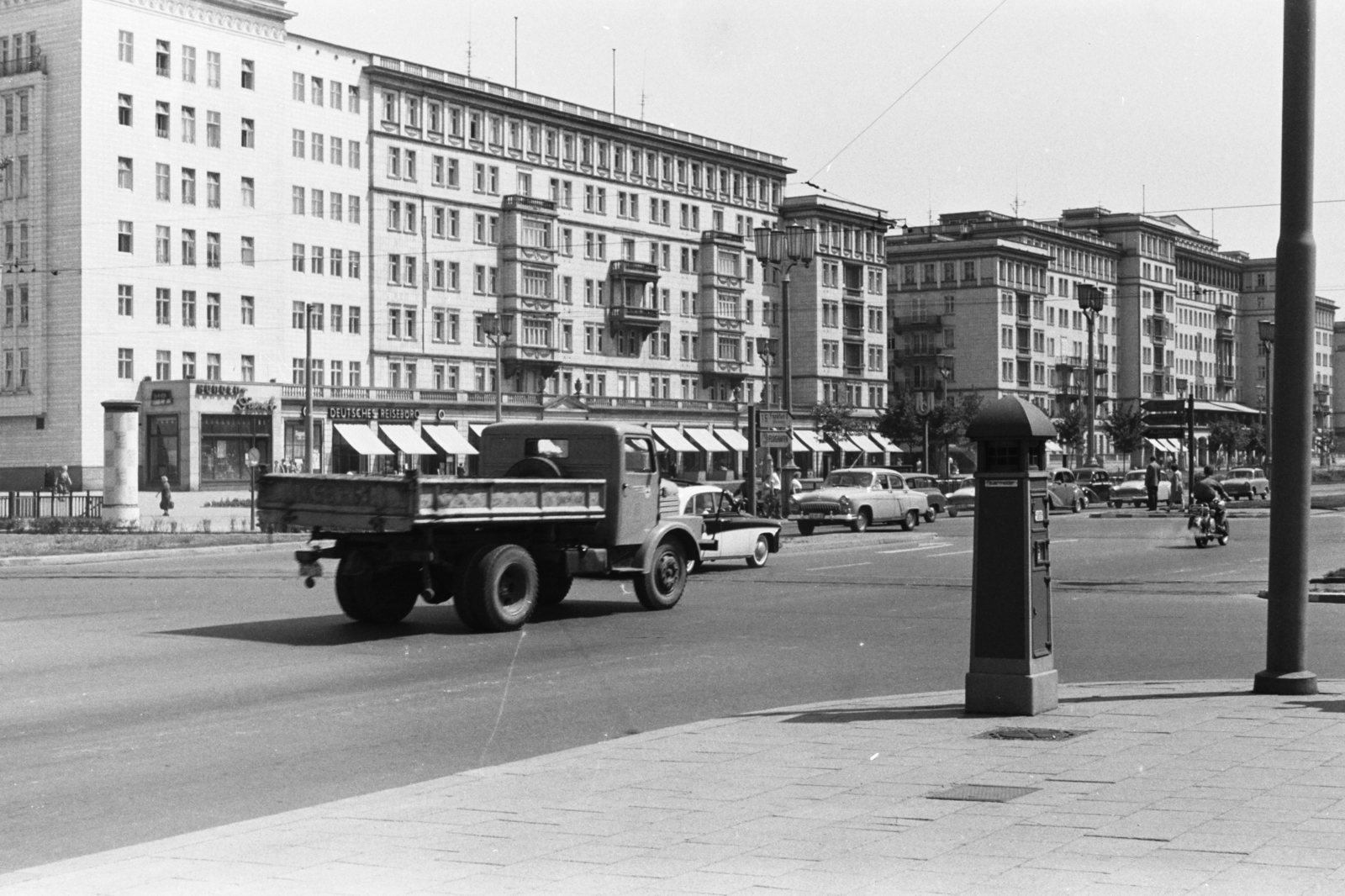 Németország, Berlin, Kelet-Berlin, Karl-Marx-Allee., 1963, Chuckyeager tumblr, teherautó, NDK, Kelet-Berlin, IFA H6, Fortepan #133873