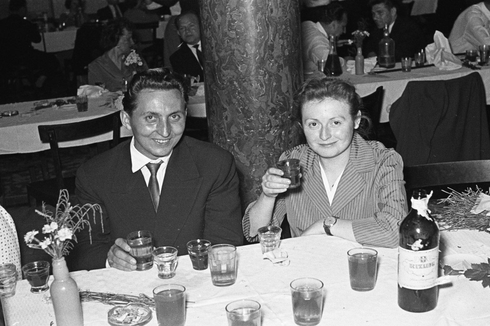 1960, Chuckyeager tumblr, drinking, glass, smile, Fortepan #133998