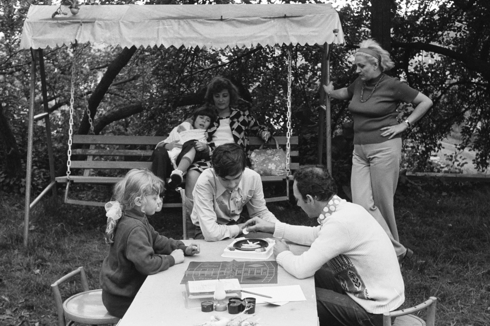 1975, Chuckyeager tumblr, mentally challenged, Fortepan #134006