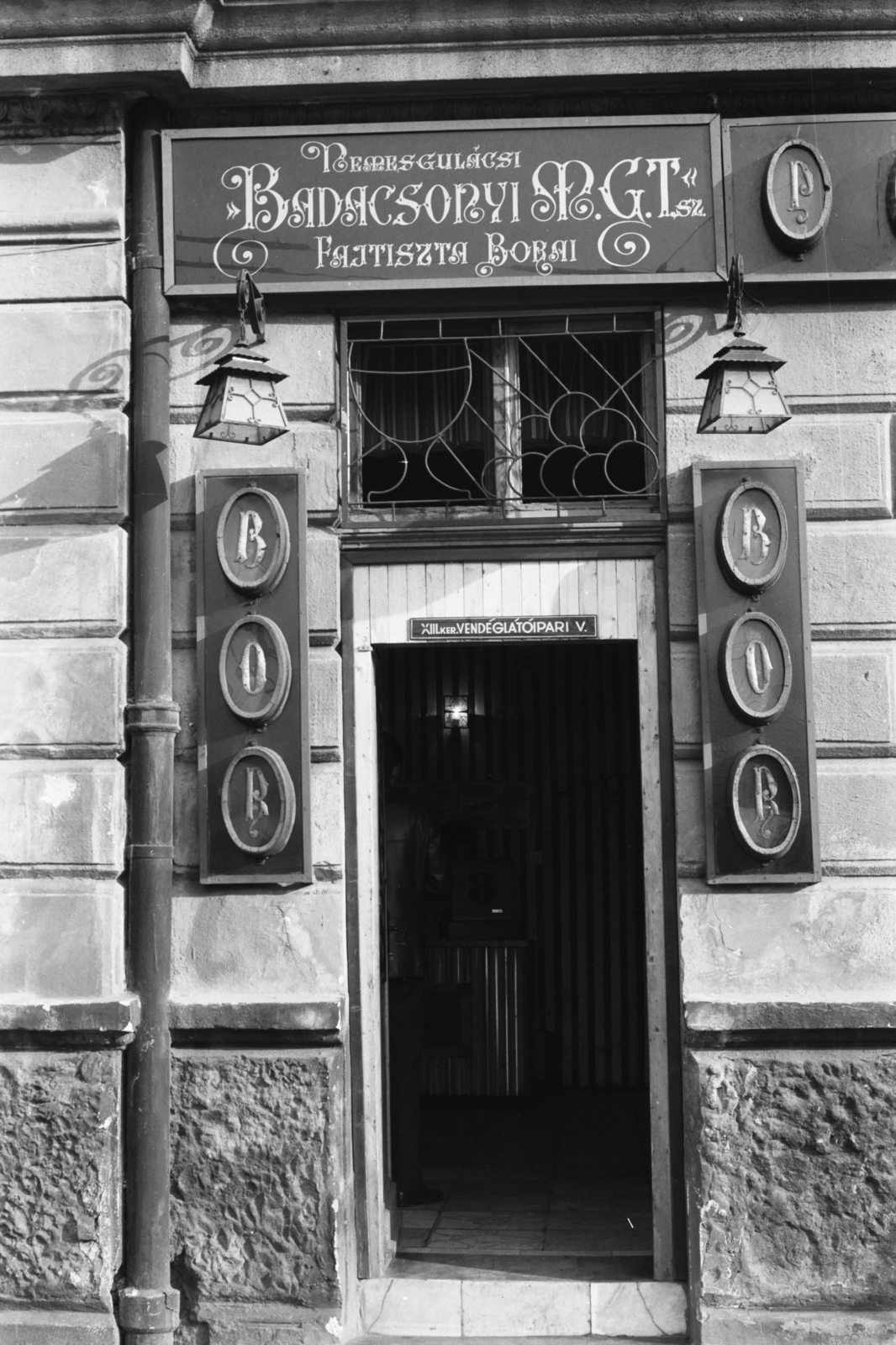 Hungary, Budapest XIII., Váci út 33., Badacsonyi borozó., 1972, Chuckyeager tumblr, Budapest, store display, Fortepan #134232