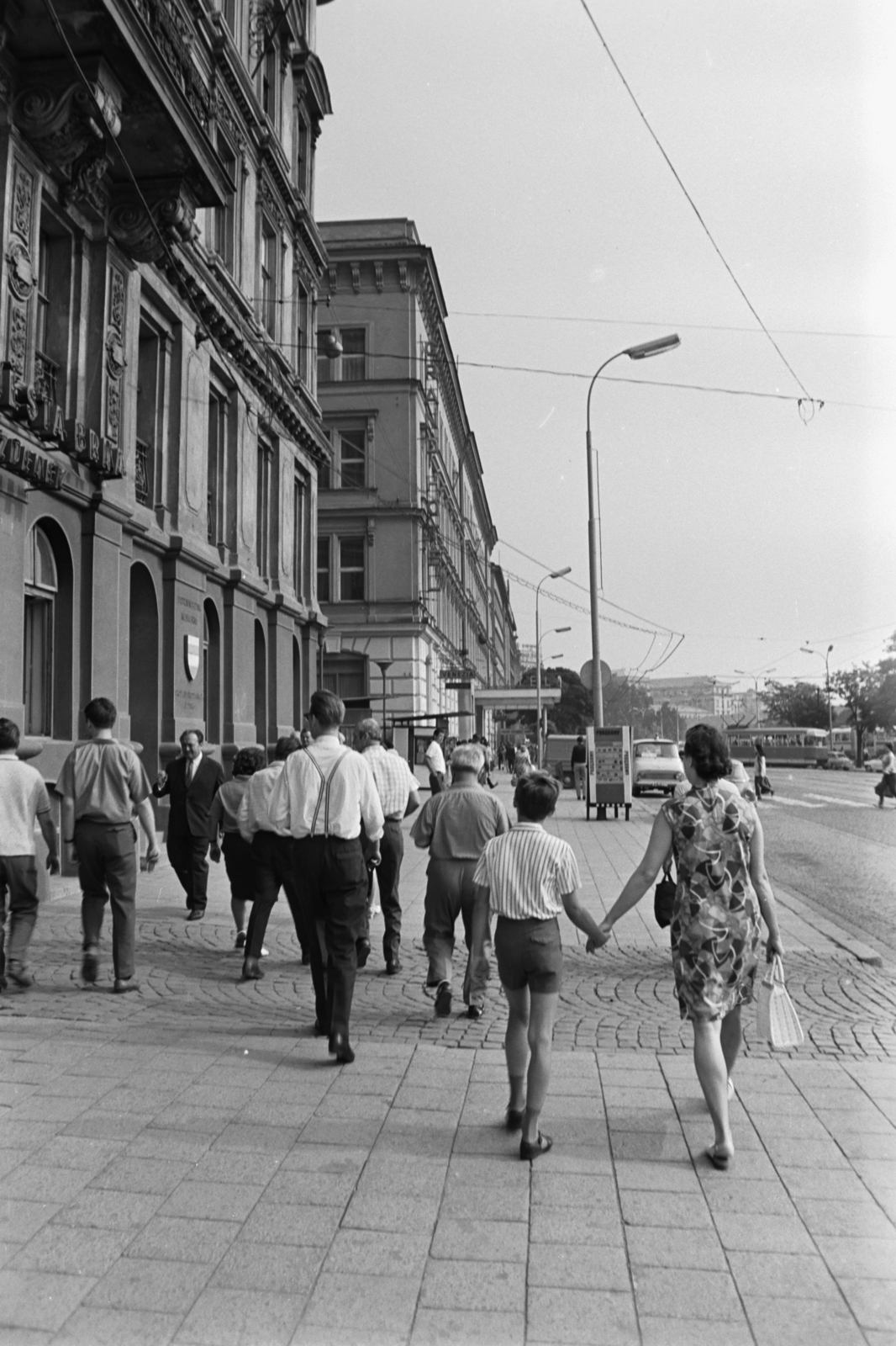 Czech Republik, Brno, Benešova ulice (třída 1. máje), a sarkon túl a Grand Hotel., 1969, Chuckyeager tumblr, Czechoslovakia, Fortepan #134264