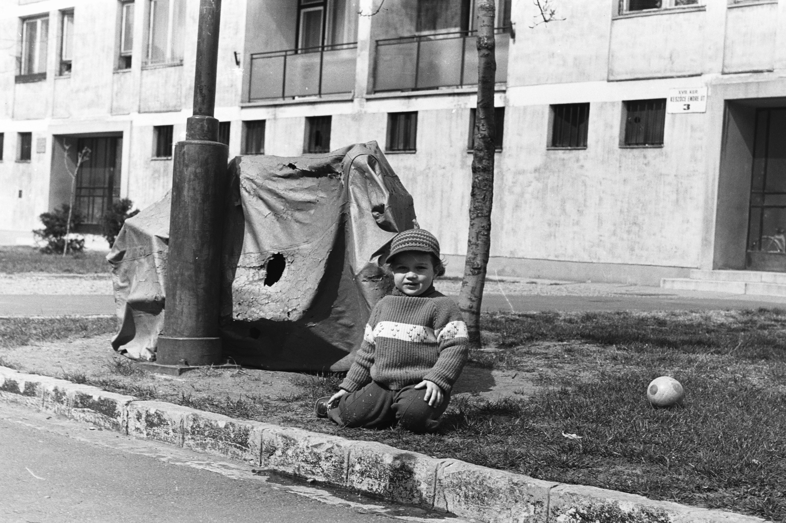 Magyarország, Budapest XVIII., Lakatos úti lakótelep, Kézműves (Keszőce Endre) utca 3., 1973, Chuckyeager tumblr, Budapest, Fortepan #134278