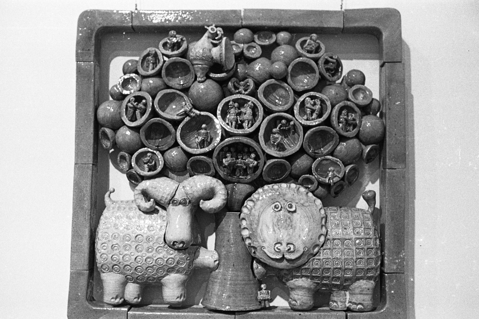 Hungary, Thury Levente keramikus alkotása., 1977, Chuckyeager tumblr, relief, ceramics, Fortepan #134306