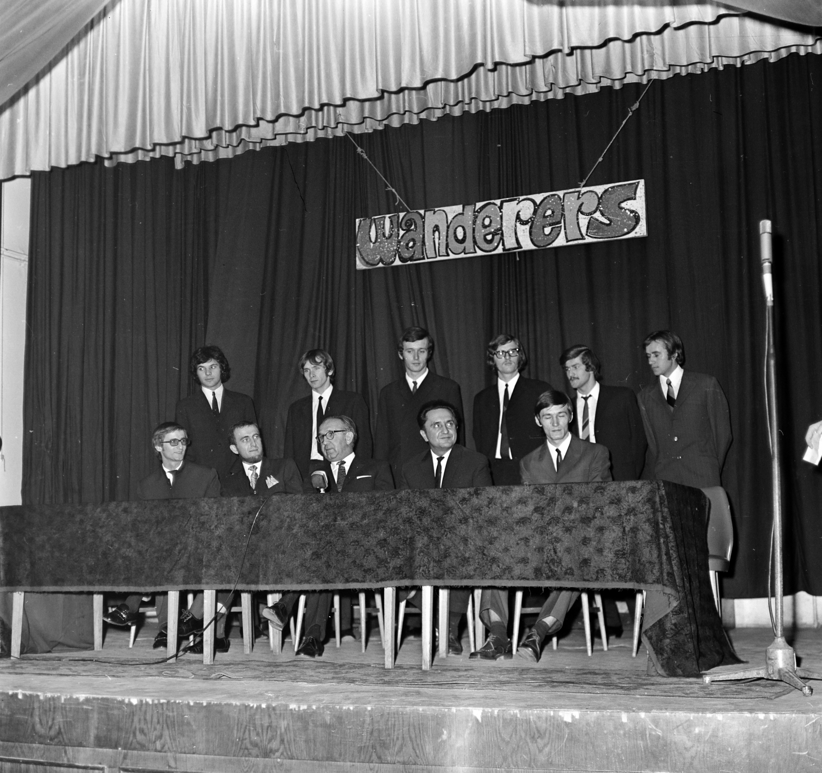 1971, Bercsényi Kollégium Fotókör, microphone, stage, microphone stand, Fortepan #134396