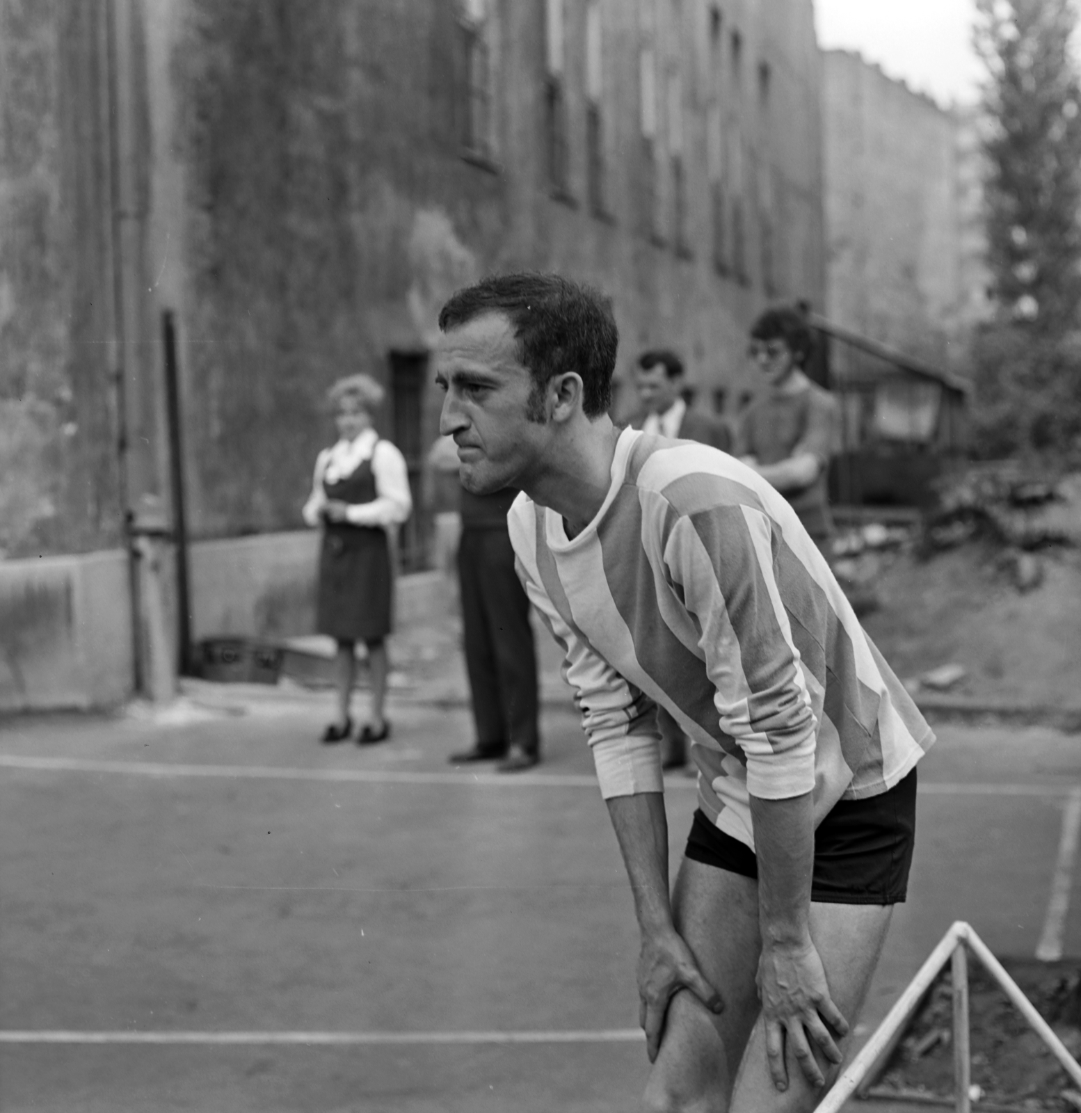 Hungary, Budapest XI., Bercsényi utca 28-30., a BME Rózsa Ferenc Kollégiumának sportpályája., 1972, Bercsényi Kollégium Fotókör, Budapest, Fortepan #134408