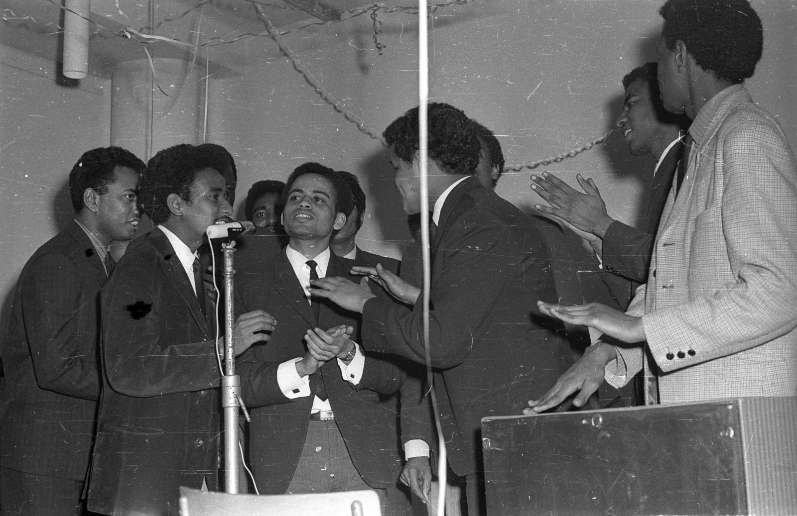 1972, Bercsényi Kollégium Fotókör, clapping, singing, african-american, Fortepan #134414