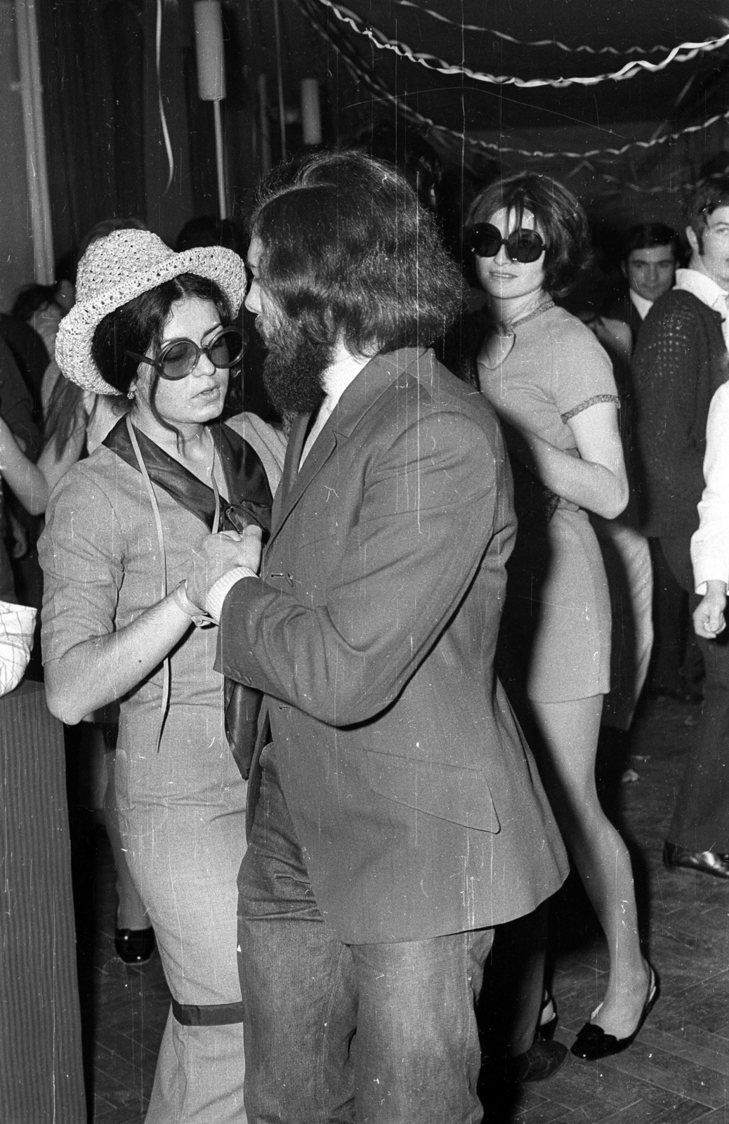 1972, Bercsényi Kollégium Fotókör, tánc, napszemüveg, Fortepan #134421