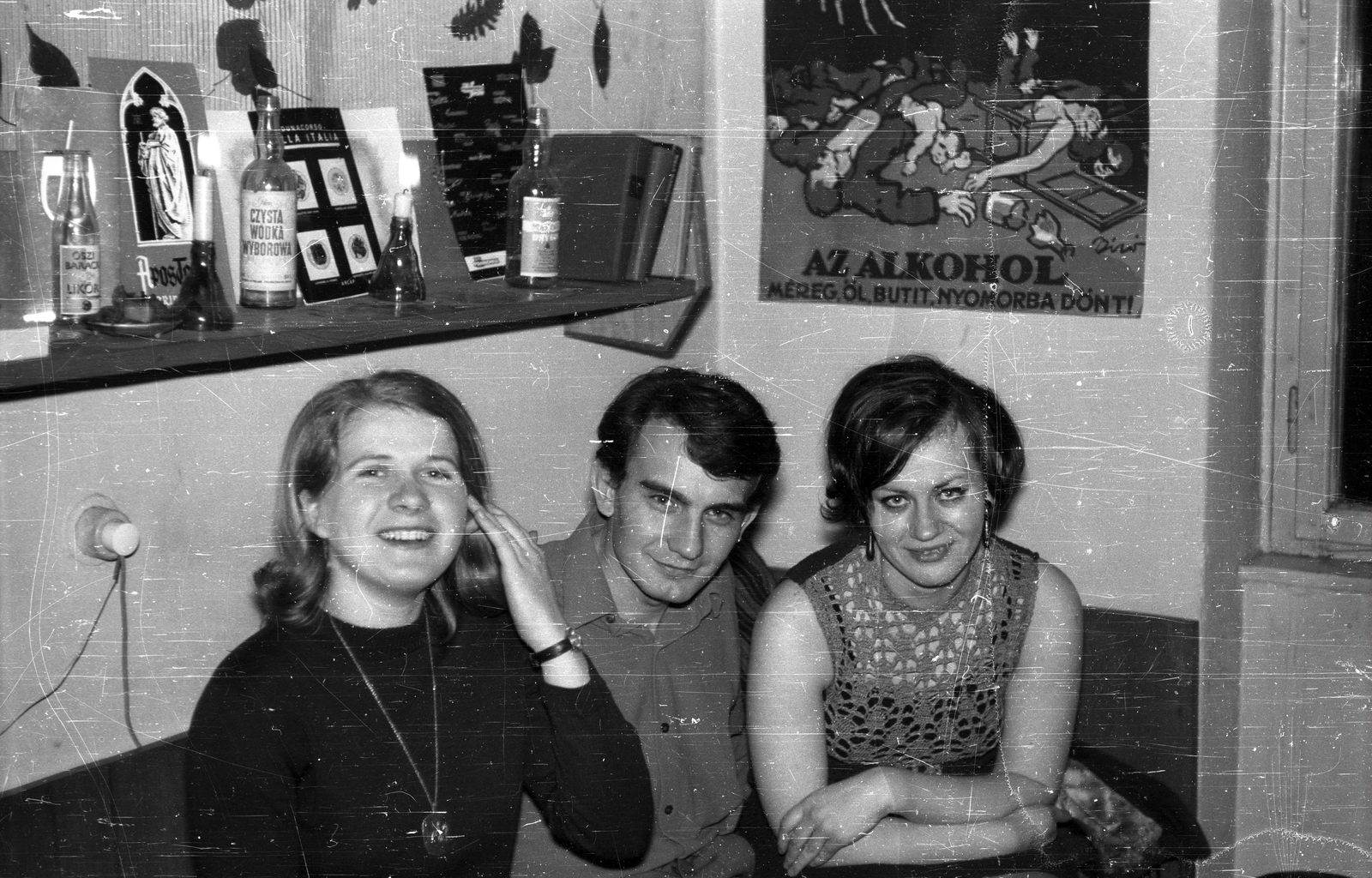 1972, Bercsényi Kollégium Fotókör, plakát, jelmondat, hárman, Fortepan #134424