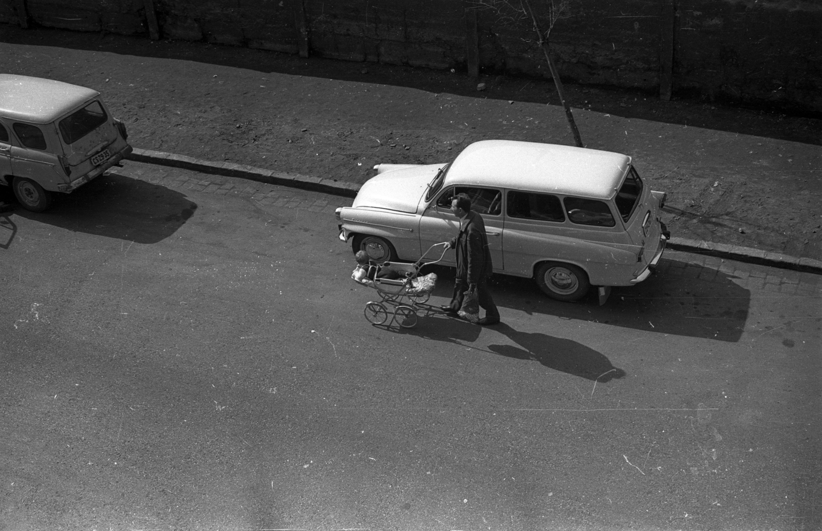 Magyarország, Budapest XI., Bercsényi utca a BME kollégiumának ablakából nézve., 1972, Bercsényi Kollégium Fotókör, Budapest, Fortepan #134427