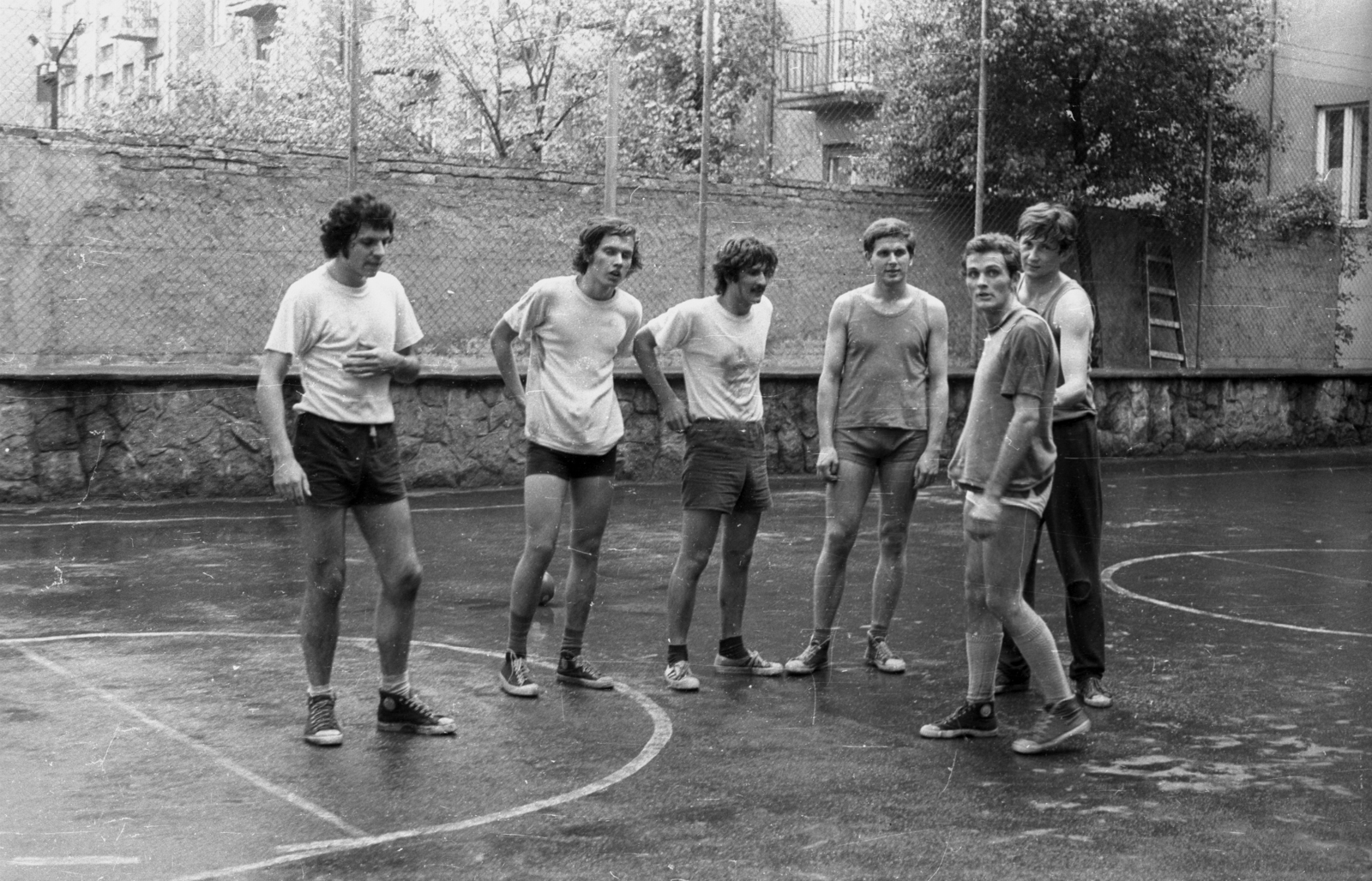 Hungary, Budapest XI., Bercsényi utca 28-30., a BME Rózsa Ferenc Kollégiumának sportpályája., 1975, Bercsényi Kollégium Fotókör, Budapest, Fortepan #134447