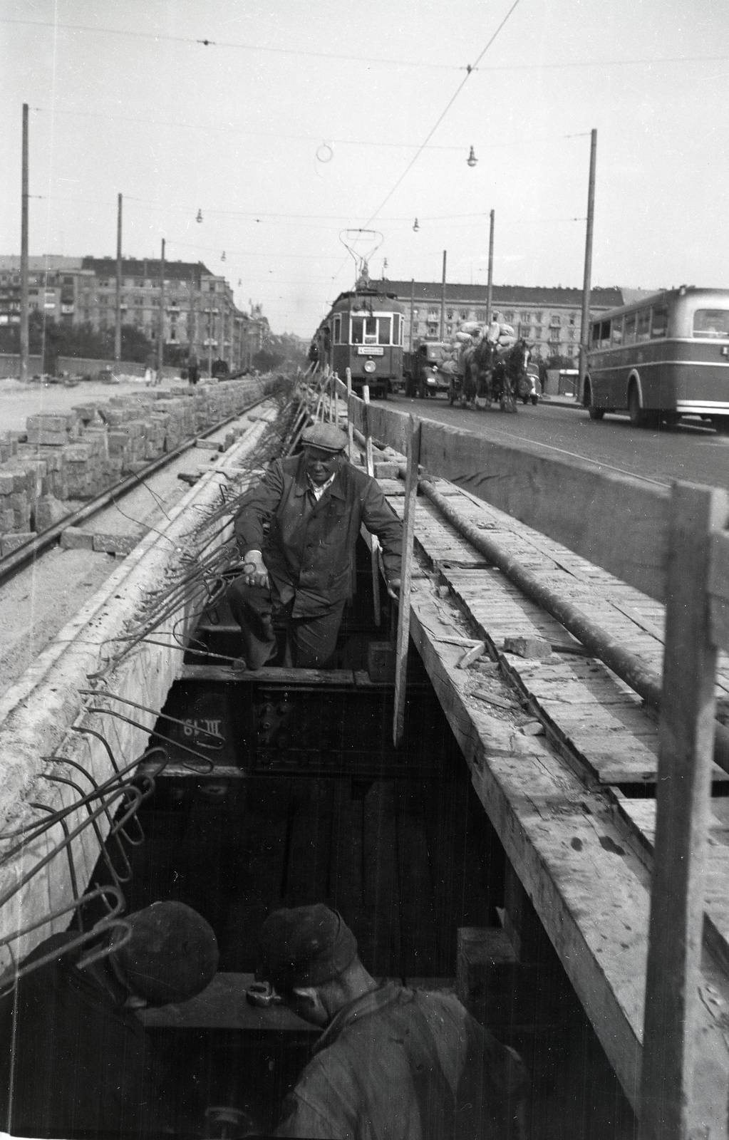 Hungary, Budapest V., az újjáépülő Margit híd a déli oldal átadása után., 1947, Bujdosó Géza, Budapest, worker, Fortepan #134482