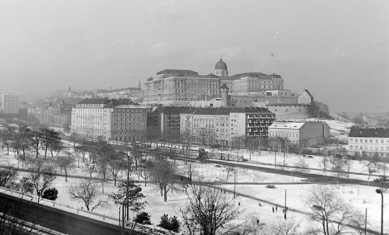 Hungary, Tabán, Budapest I., kilátás a Gellérthegyről a budai Vár és a Budavári Palota (korábban Királyi Palota) felé., 1971, Fortepan, winter, picture, view, Budapest, Fortepan #1345