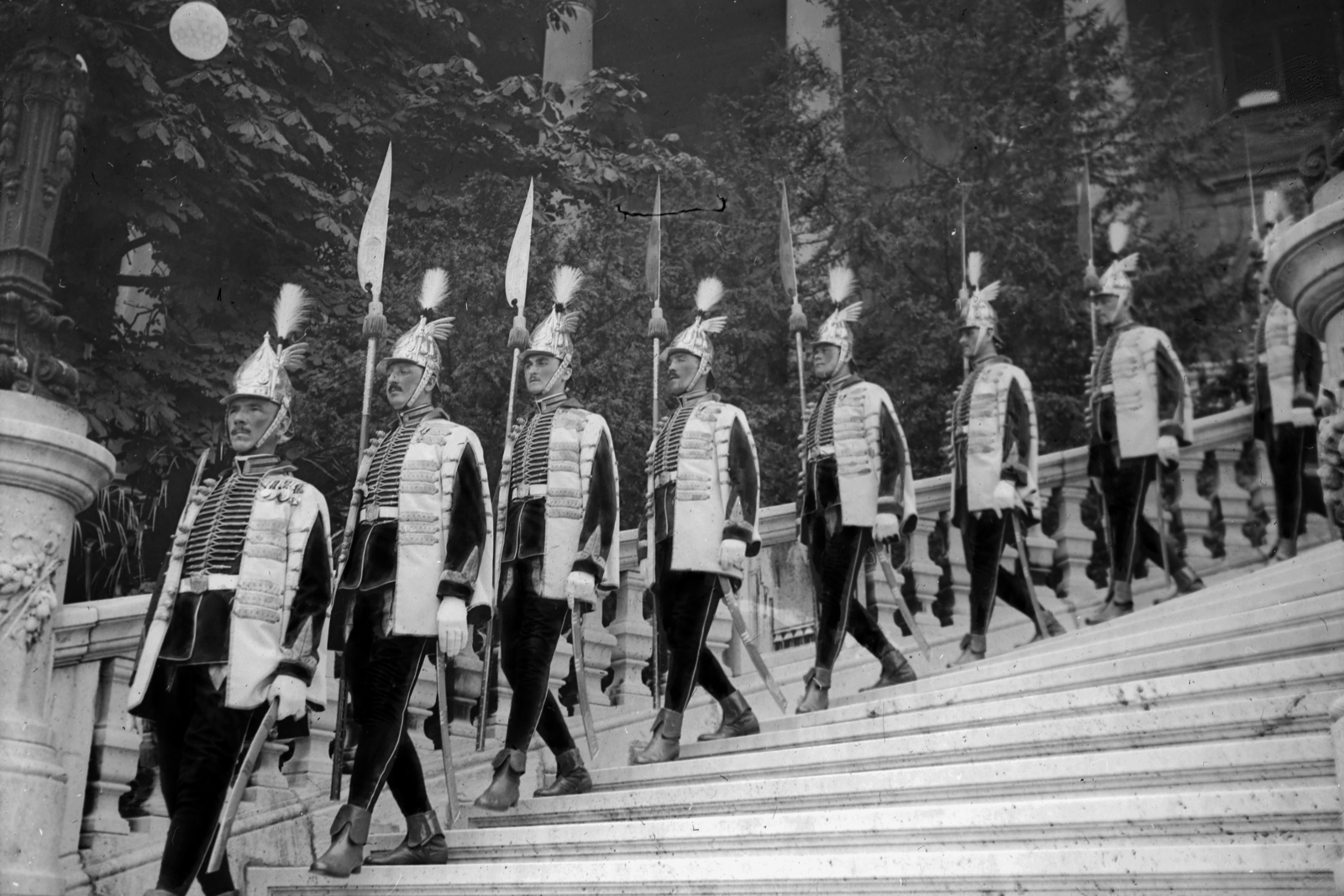Hungary, Budapest I., Királyi Palota (később Budavári Palota), Habsburg lépcső. A Magyar Királyi Testőrség tagjai., 1934, Friss Ildikó, guard of honour, Budapest, Fortepan #134541