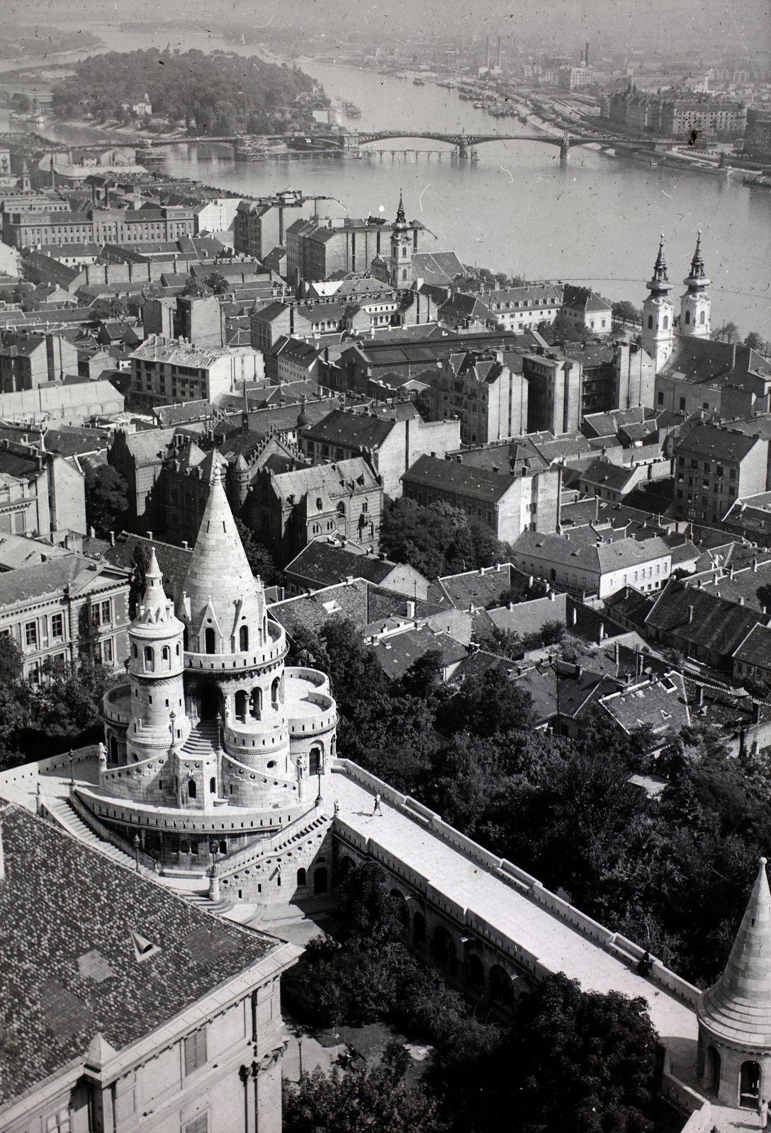 Magyarország, Budapest I., kilátás a Mátyás-templomból a Viziváros és a Margit-sziget felé., 1935, Friss Ildikó, kilátás, Budapest, Fortepan #134558