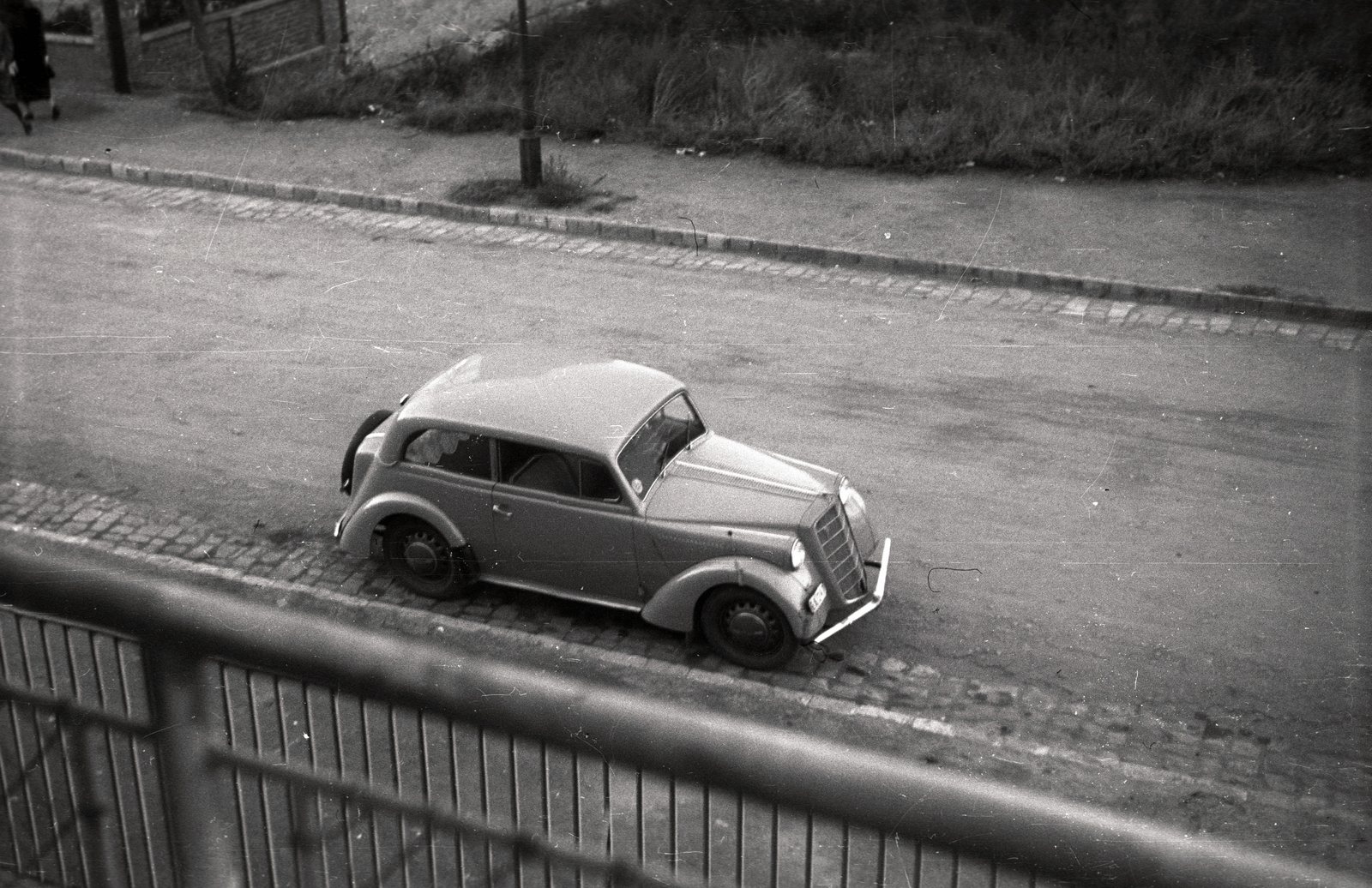 Hungary, Budapest XIV., kilátás a Balázs utca 40. számú ház erkélyéről., 1942, Fortepan/Album021, automobile, Budapest, Fortepan #134772