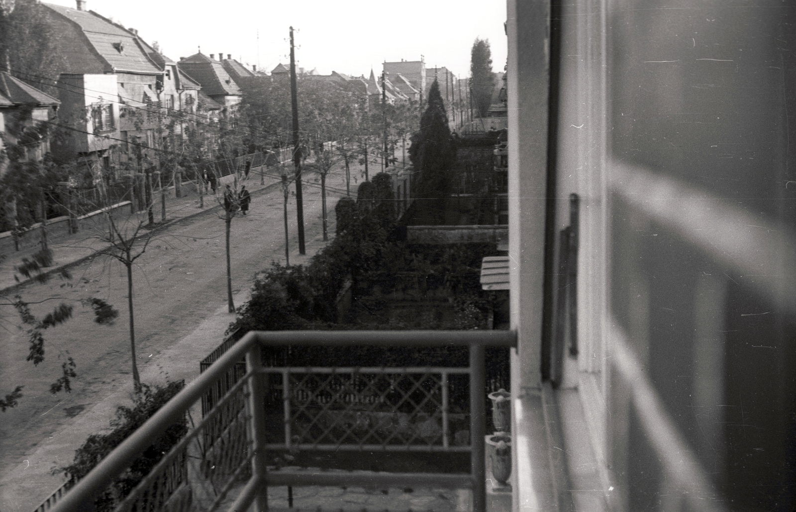 Hungary, Budapest XIV., kilátás a Balázs utca 40. számú ház erkélyéről a Czobor utcára., 1942, Fortepan/Album021, balcony, Budapest, Fortepan #134773