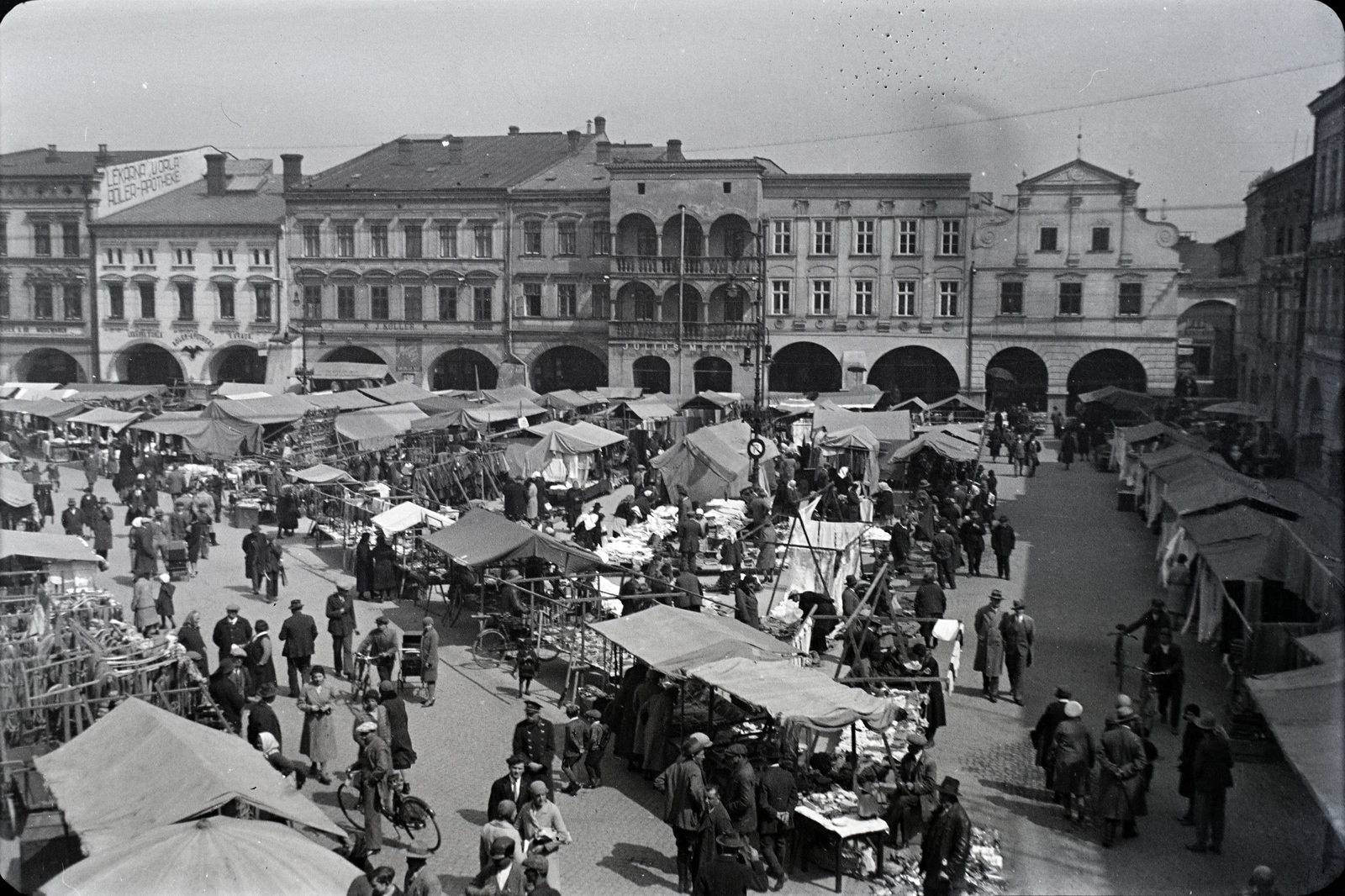 Czech Republik, Nový Jičín, Masarykovo náměstí (ekkor Hlavní náměstí)., 1932, Lőrinczi Ákos, Czechoslovakia, market, Fortepan #134895