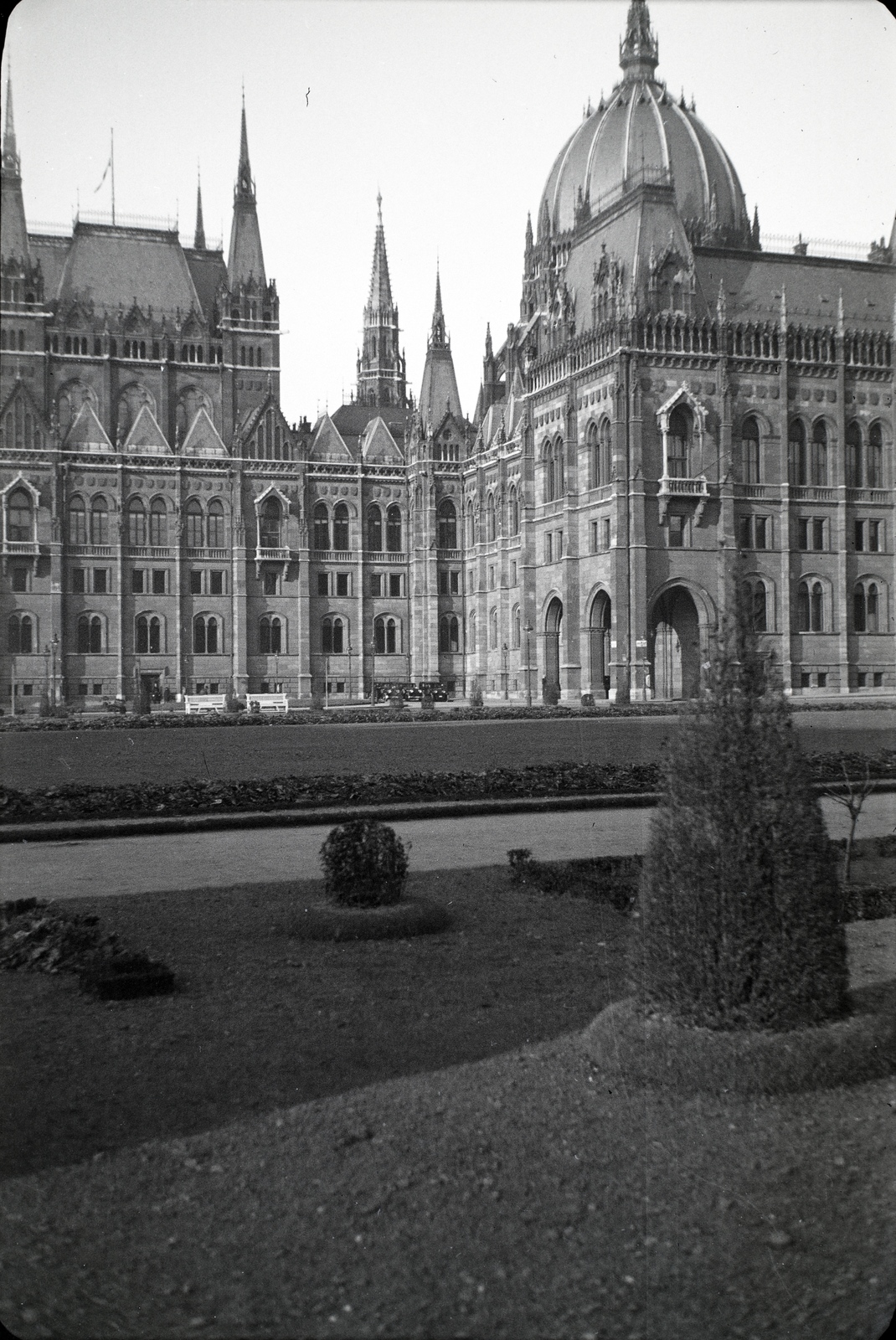 Hungary, Budapest V., Kossuth Lajos tér, Parlament., 1934, Lőrinczi Ákos, Imre Steindl-design, parliament, Neo-Gothic-style, eclectic architecture, Budapest, Fortepan #134939